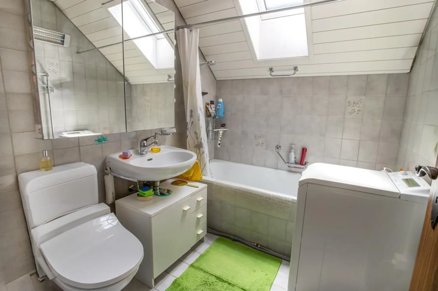 Heimelige Dachgeschosswohnung für Eigennutzer oder Kapitalanleger - Photo 5 of 6