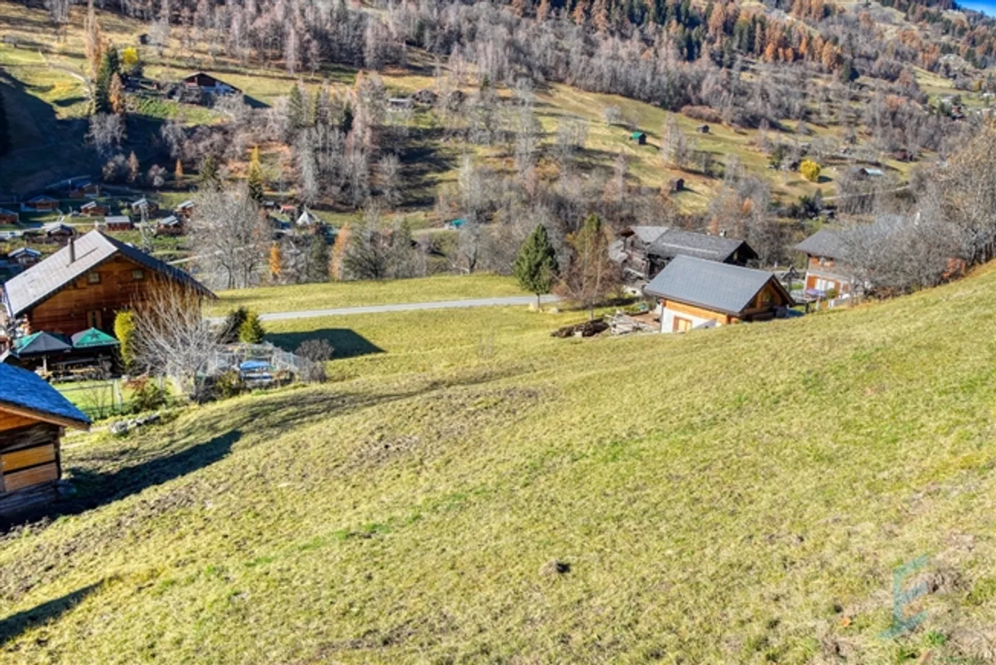 Terreno edificabile esclusivo nel pittoresco villaggio di Mission - Foto 9 di 9