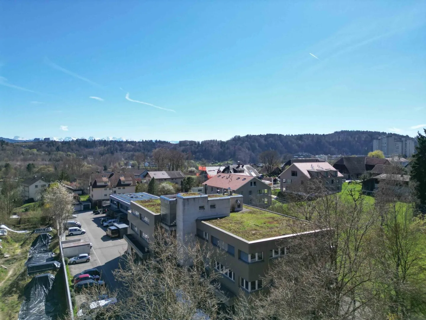 Solid commercial property with nearby motorway connection - Photo 3 of 3