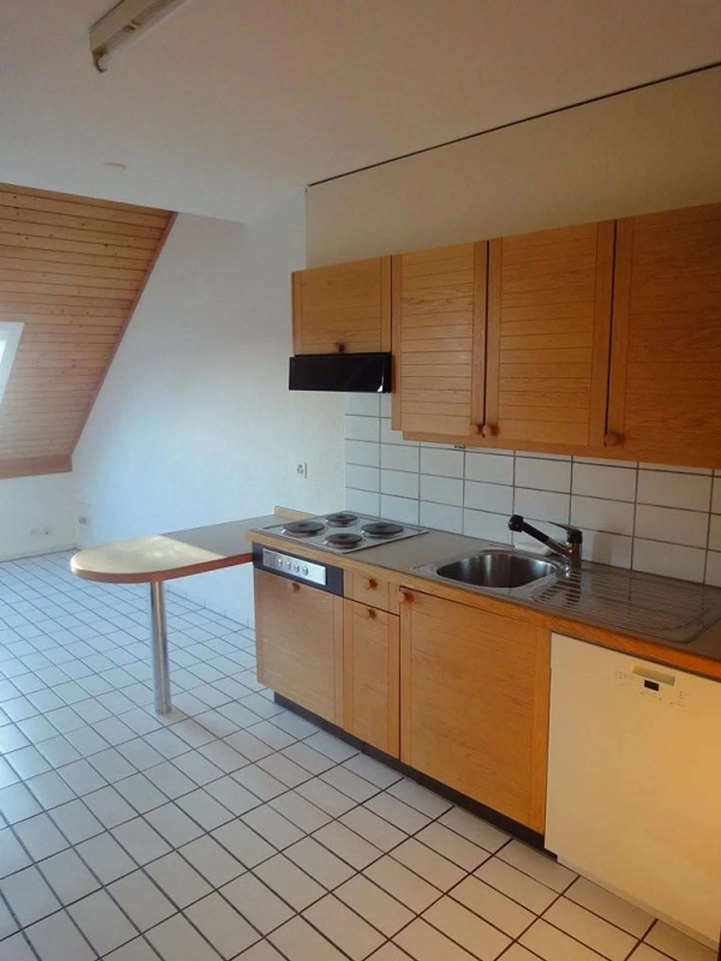 Grosszügige Wohnung befristet bis 31.03.2028 - Foto 7 von 10