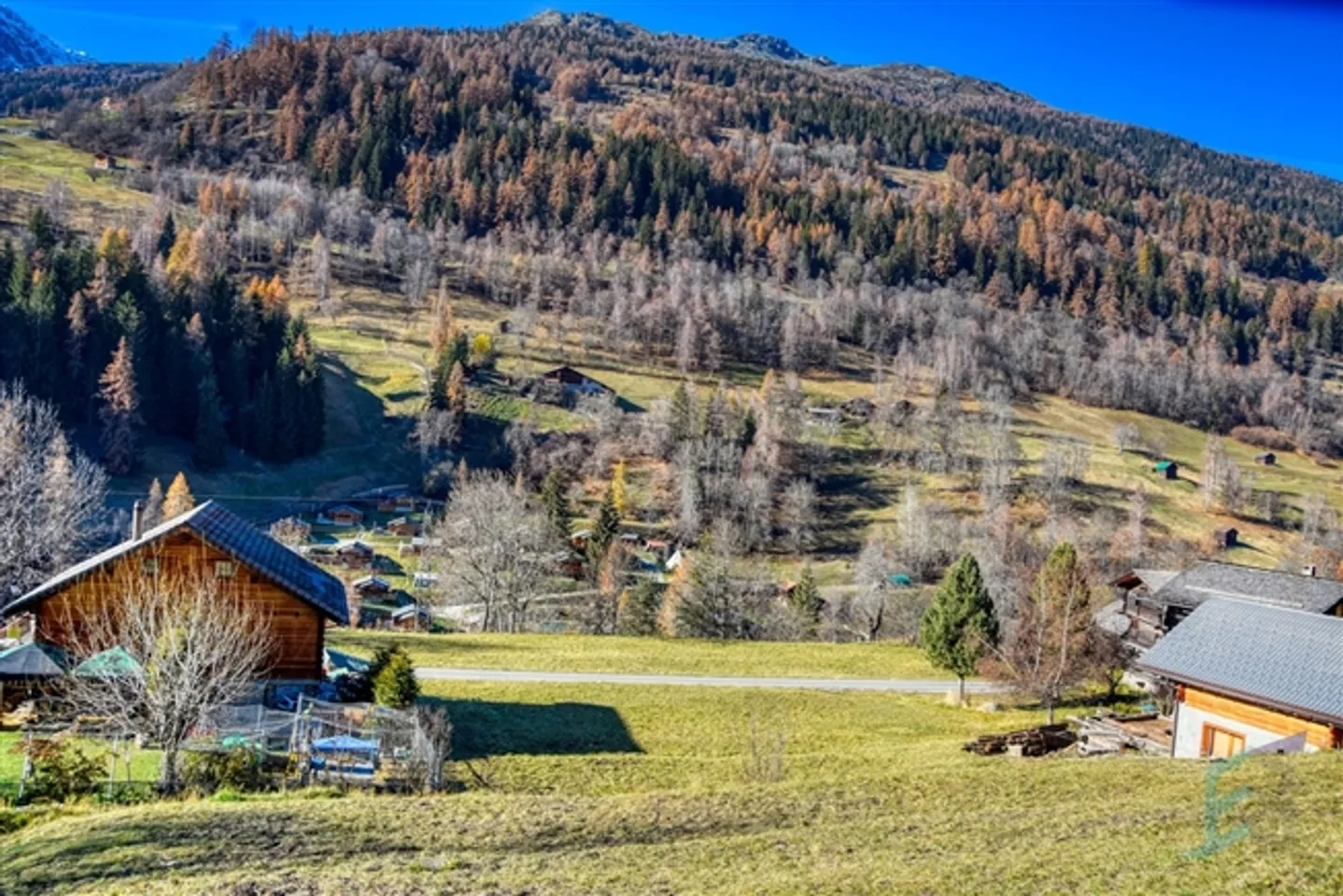 Terreno edificabile esclusivo nel pittoresco villaggio di Mission - Foto 3 di 9