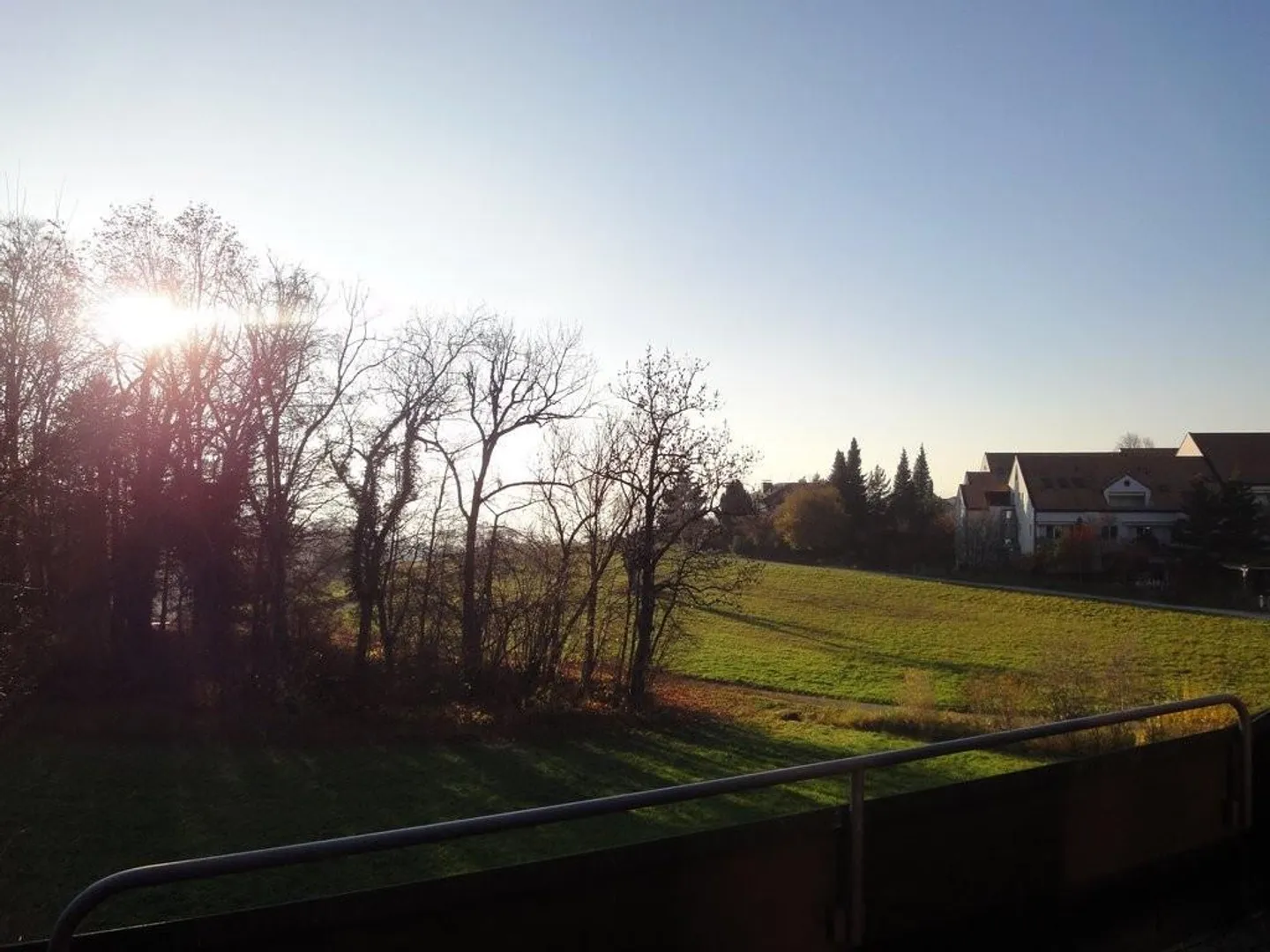 Grosszügige Wohnung befristet bis 31.03.2028 - Foto 3 von 10