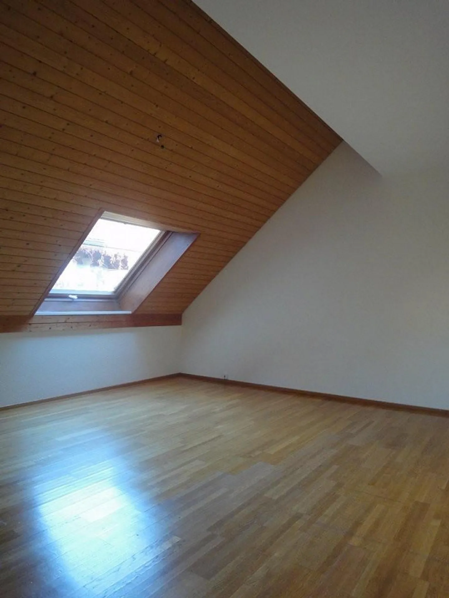 Grosszügige Wohnung befristet bis 31.03.2028 - Foto 9 von 10