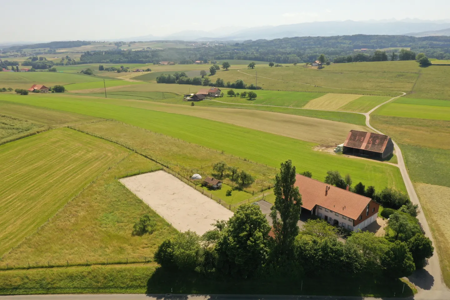 Horse farm with 220m² living space + renovated paddock - Photo 7 of 13