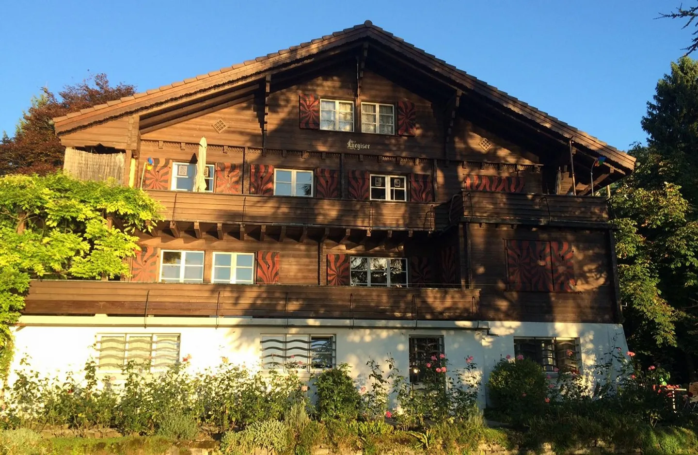 Vivre avec vue sur le lac et la montagne : Appartement chalet confortable dans un endroit calme - Photo 2 sur 15