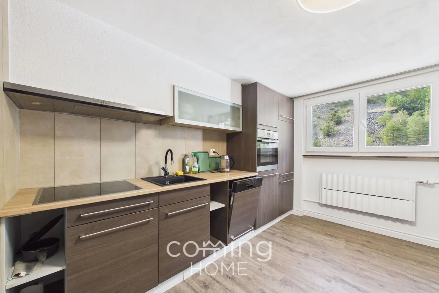 Maison multifamiliale avec 11 appartements dans un emplacement ensoleillé Grengiols - Photo 2 sur 13
