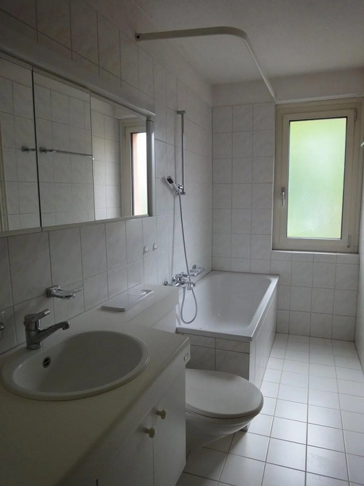 Central Single Apartment near Brunaupark and Sihlcity - Photo 3 of 4