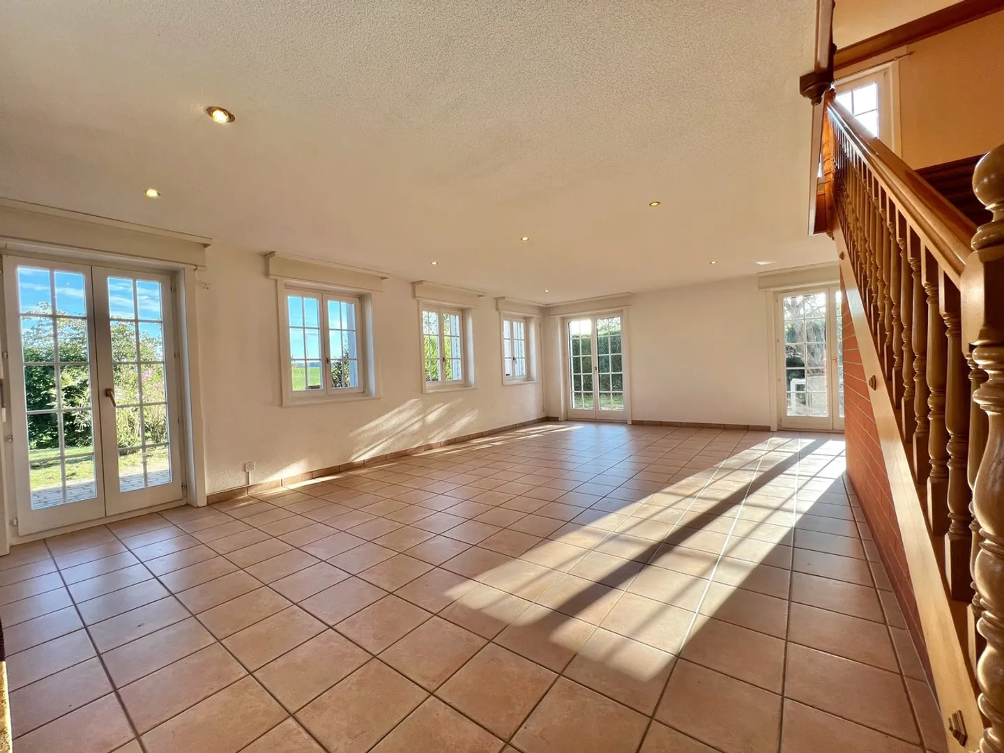 Horse farm with 220m² living space + renovated paddock - Photo 8 of 13