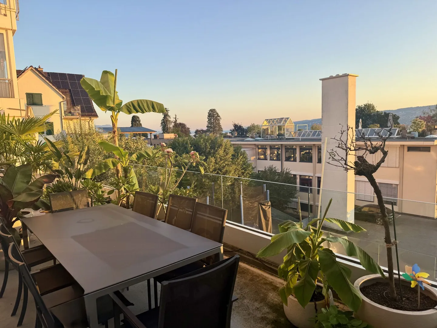 Duplex con vista lago, piscina, terrazza, giardino, vari posti a sedere - Foto 24 di 24