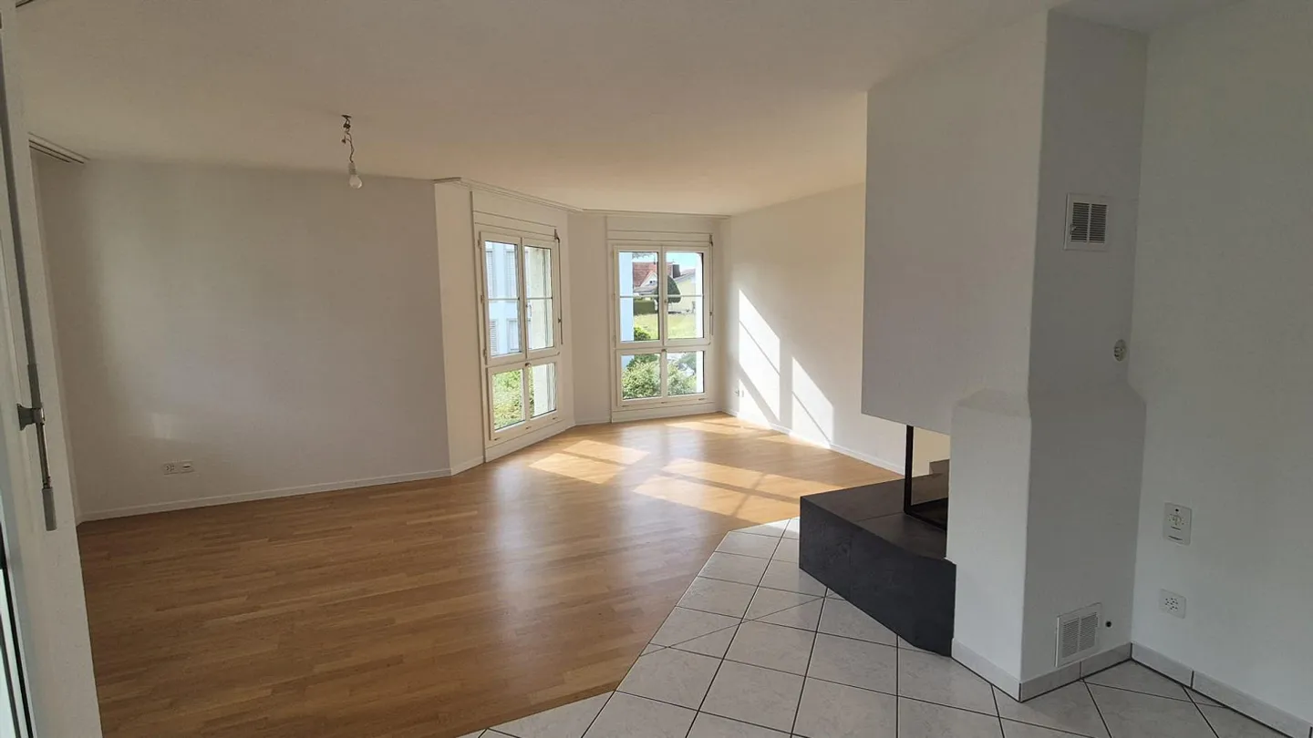 Charmante appartement de 4,5 pièces dans un quartier familial et calme - Photo 1 sur 19