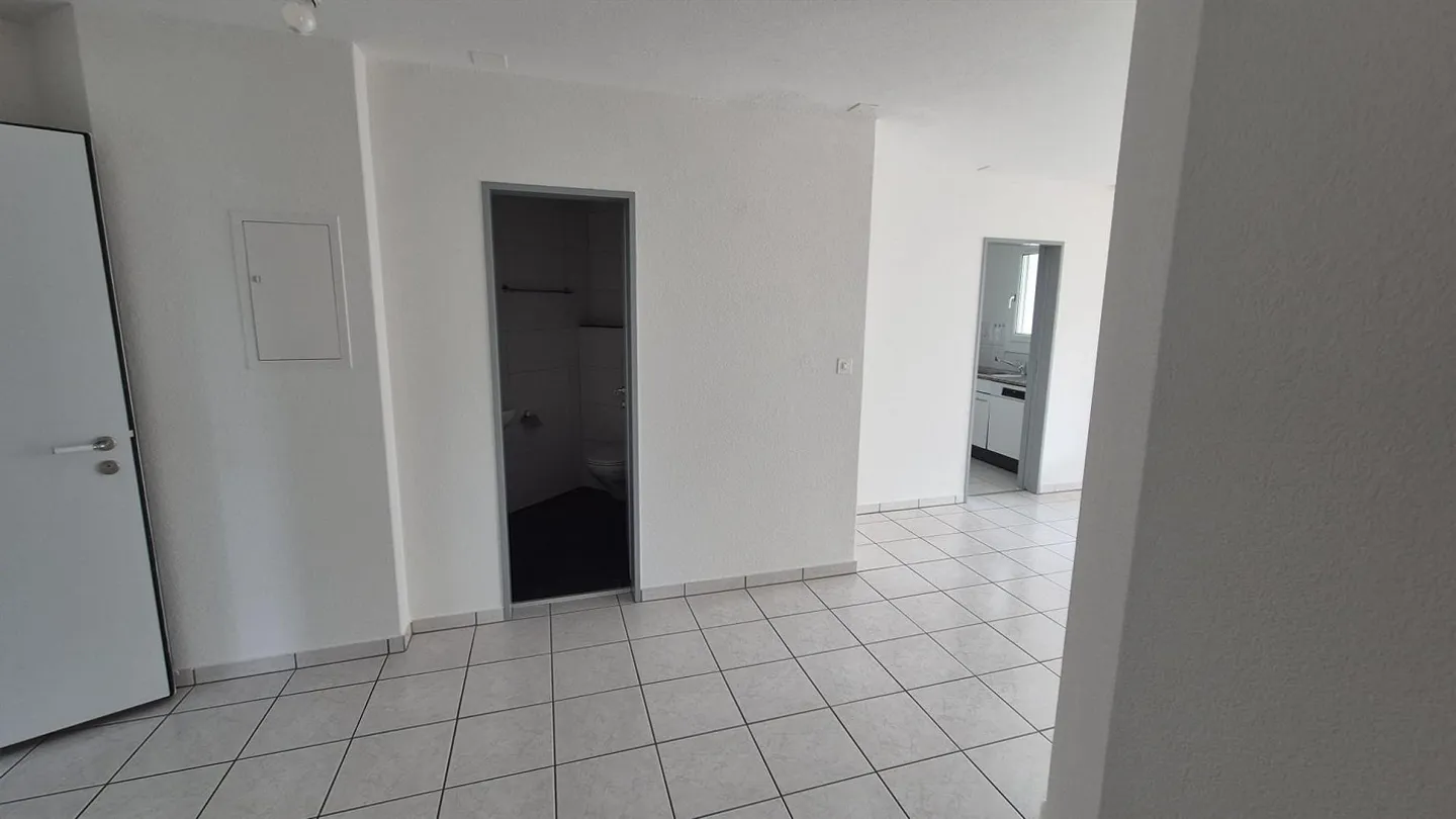 Charmante appartement de 4,5 pièces dans un quartier familial et calme - Photo 9 sur 19