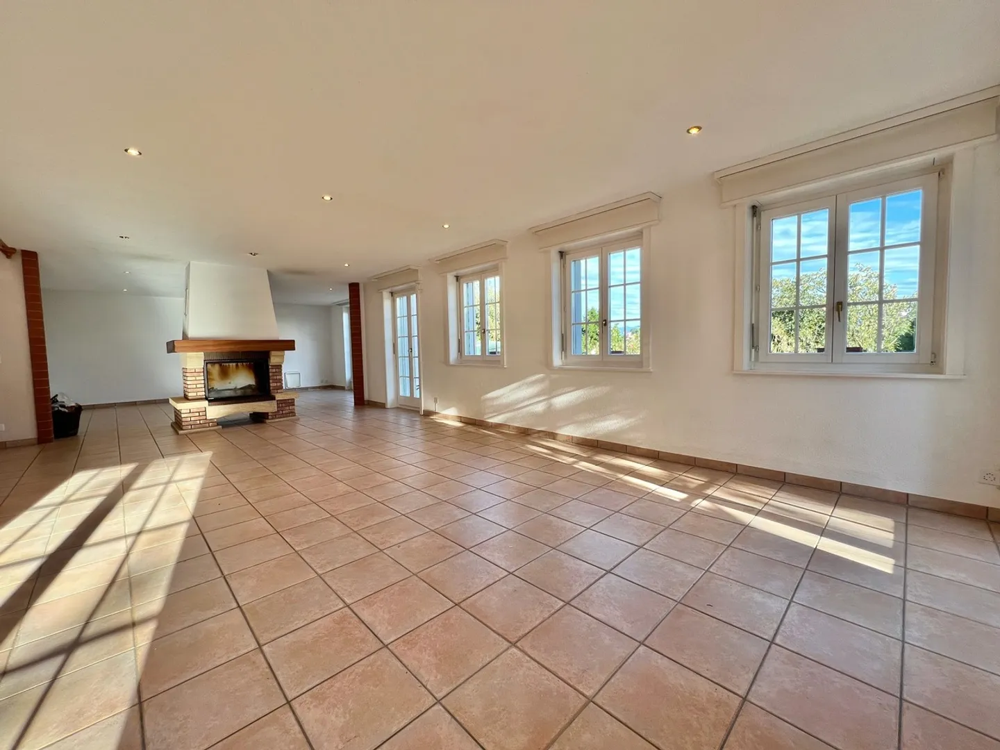 Horse farm with 220m² living space + renovated paddock - Photo 9 of 13