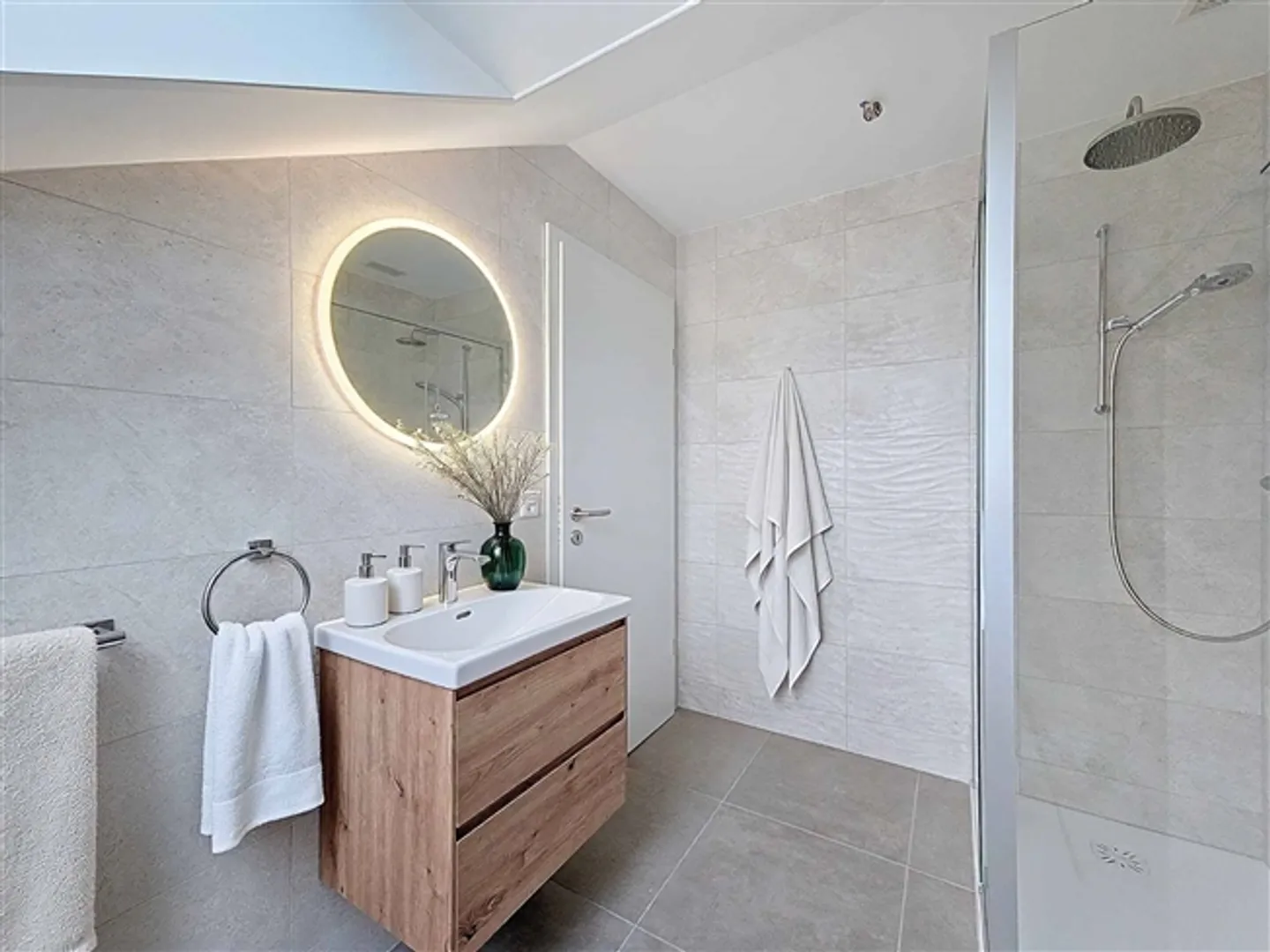 Appartamento 4,5 stanze in mansarda con vista libera - Foto 9 di 12