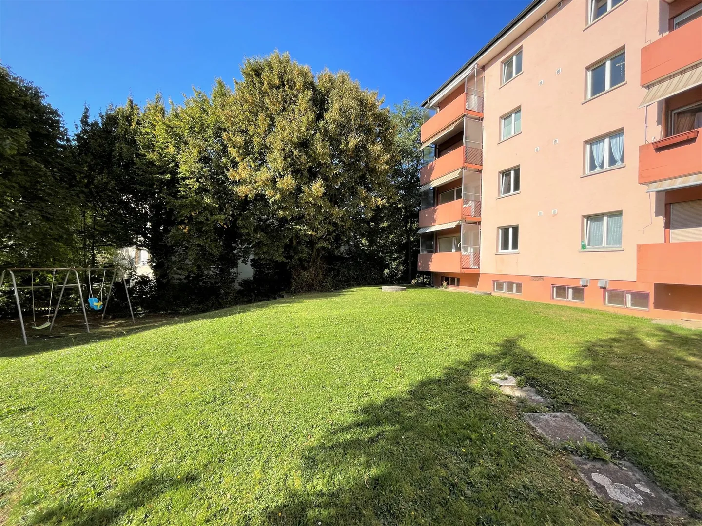 Modernes Apartment mit Balkon - Foto 2 von 11