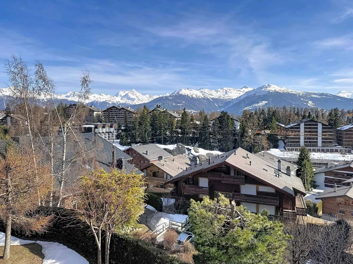 PRÄCHTIGE 5.5-ZIMMER-WOHNUNG MIT PANORAMABLICK AUF DIE ALPEN IN UNMITTELBARER NÄHE - Foto 3 von 10