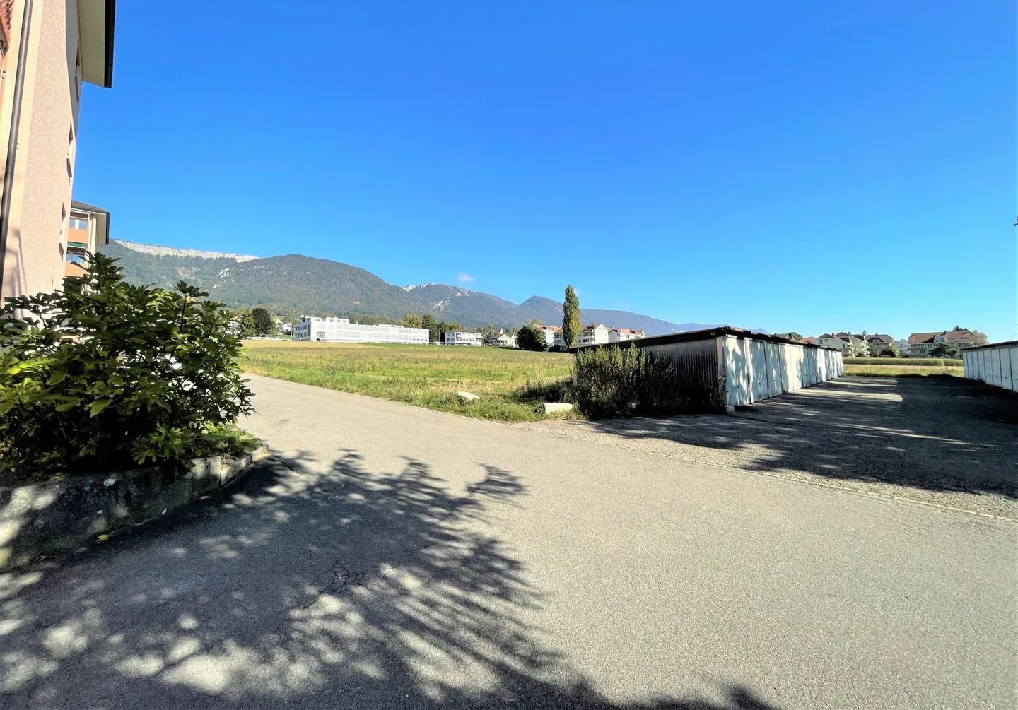 Modernes Apartment mit Balkon - Foto 4 von 11