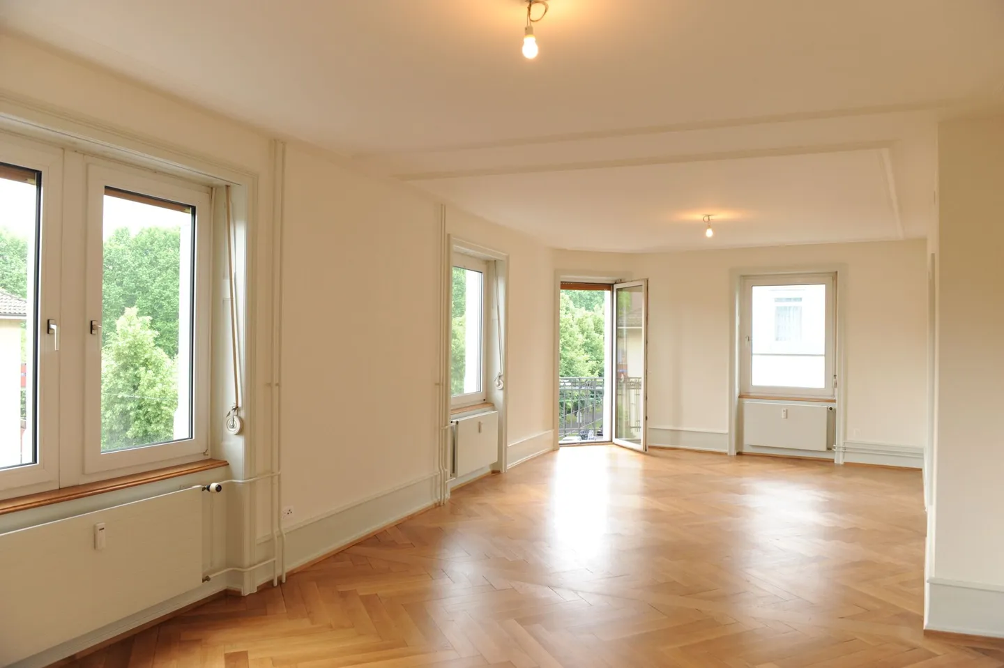 Charming 4.5-room old building apartment on the 1st floor in a Jugendstil corner property! - Photo 1 of 8