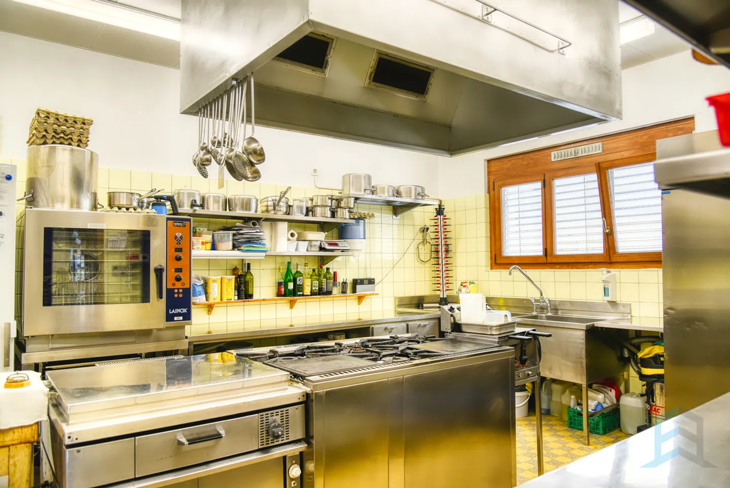 ESCLUSIVO Magnifico ristorante di 218m² nel centro del villaggio - Foto 7 di 15