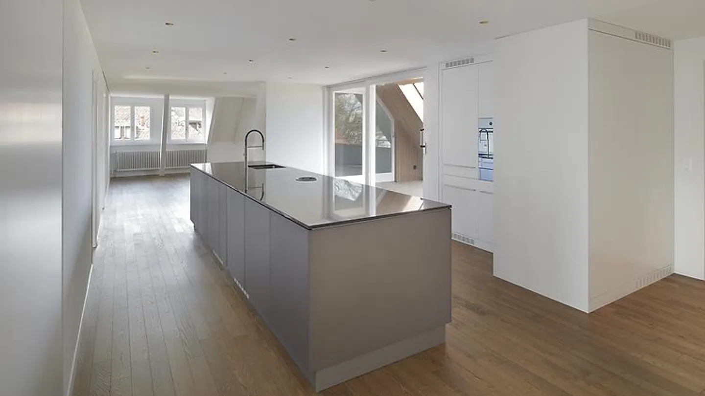 5½ ZI APPARTAMENTO A BERNA - CHIESA AREA, ARREDATO, TEMPORANEA - Foto 3 di 9