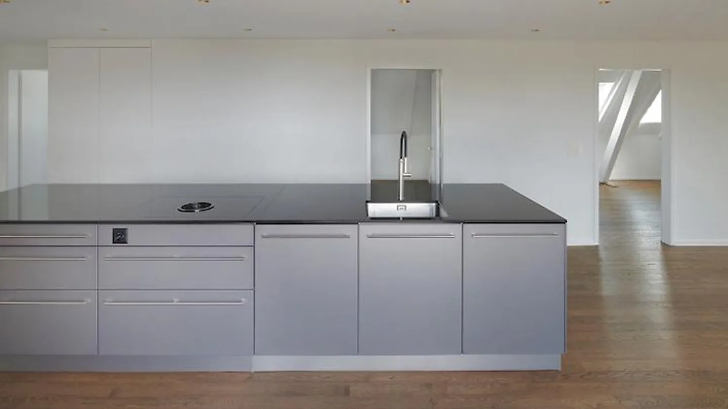 5½ ZI APPARTAMENTO A BERNA - CHIESA AREA, ARREDATO, TEMPORANEA - Foto 5 di 9