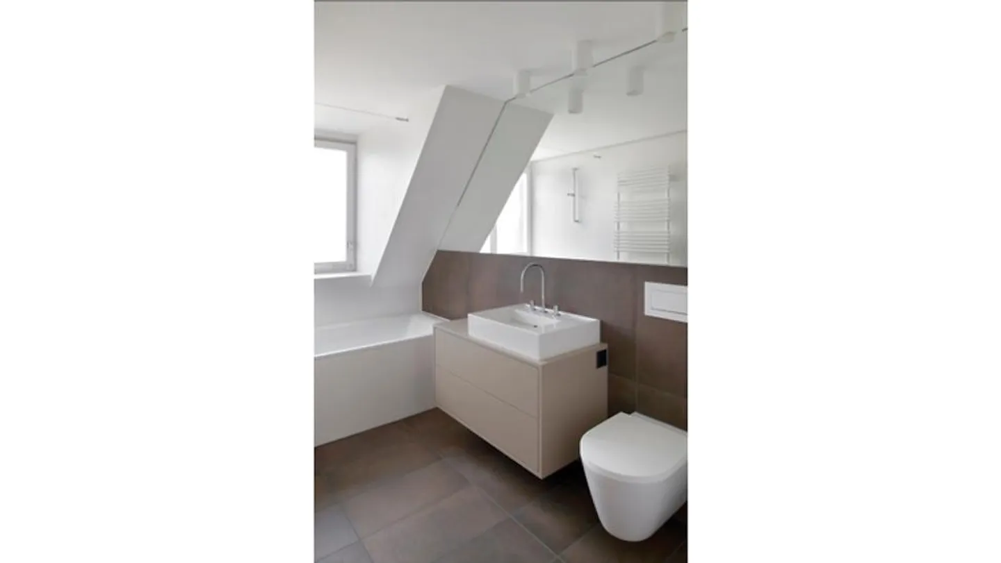 5½ ZI APPARTAMENTO A BERNA - CHIESA AREA, ARREDATO, TEMPORANEA - Foto 8 di 9