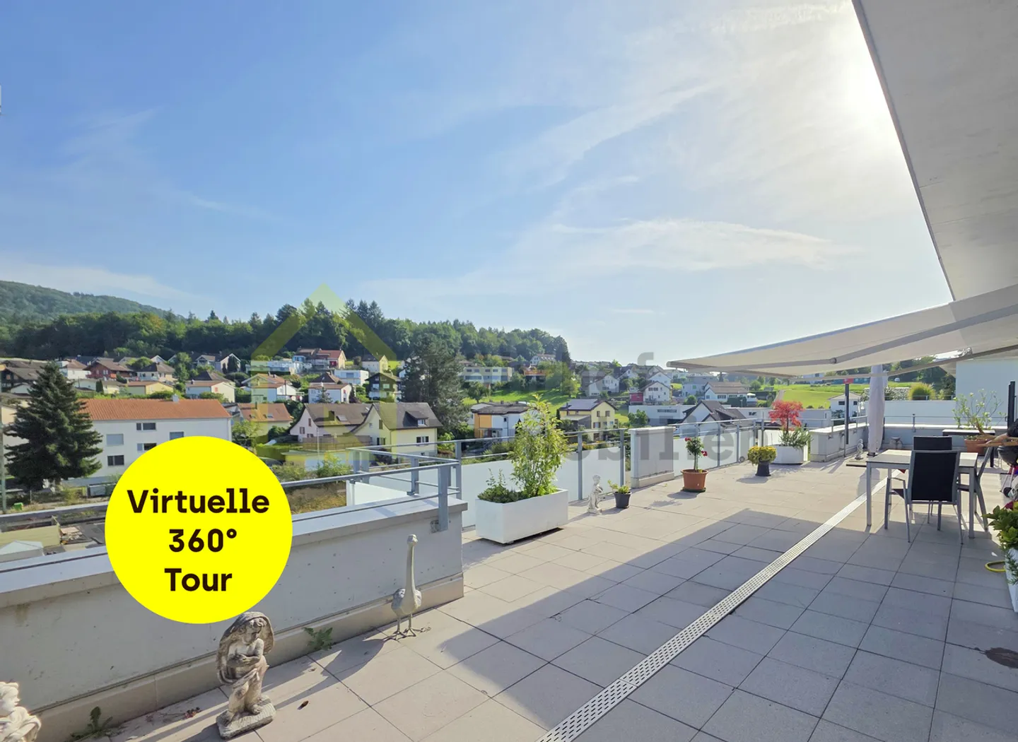 Appartement penthouse exclusif avec une terrasse sur le toit de rêve et deux places de parking - Photo 1 sur 18