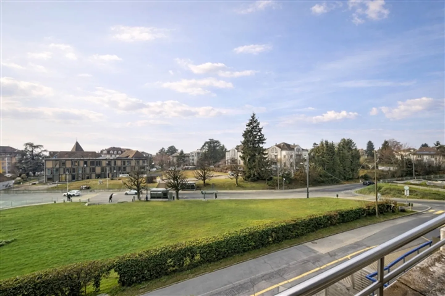 Nel cuore di Prilly Ampio appartamento con 4,5 stanze e balconi - Foto 2 di 8