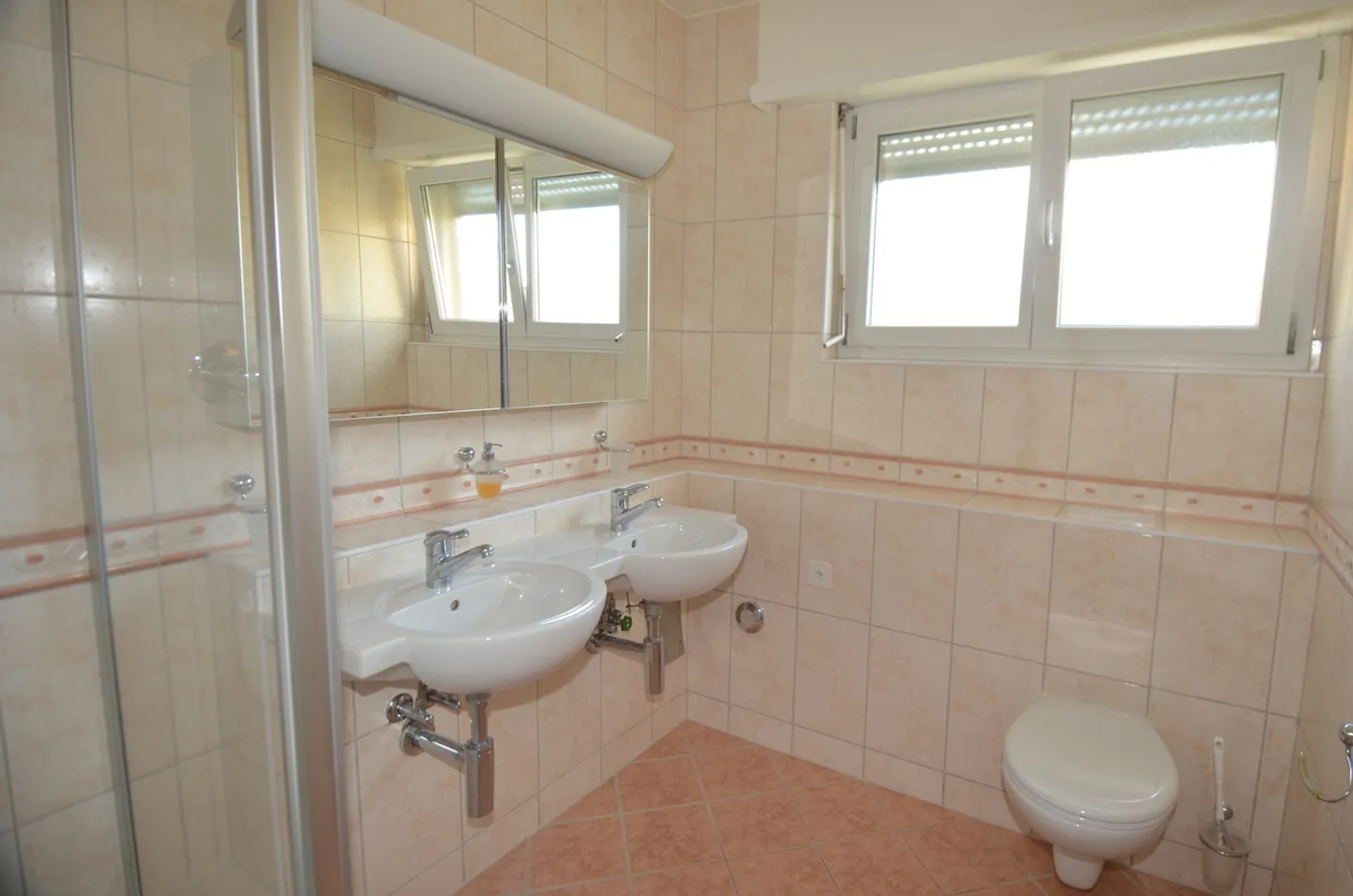 Bright 5.5 rooms with large balcony - Photo 8 of 13