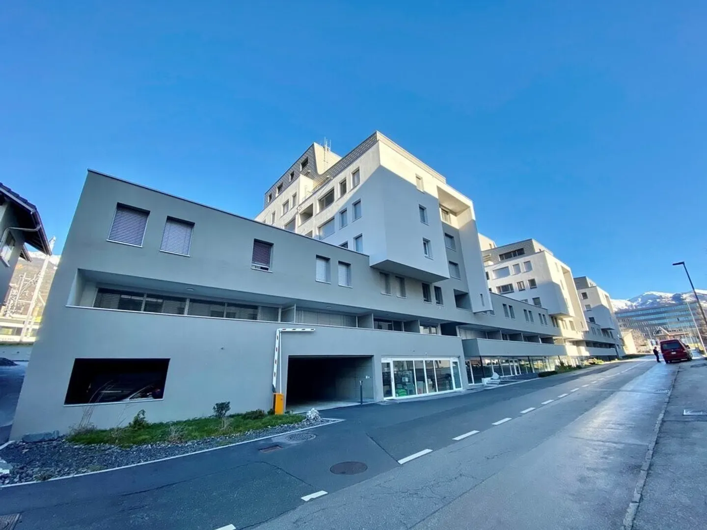 Places de parc dans parking souterrain proche du centre-ville - Photo 1 sur 1