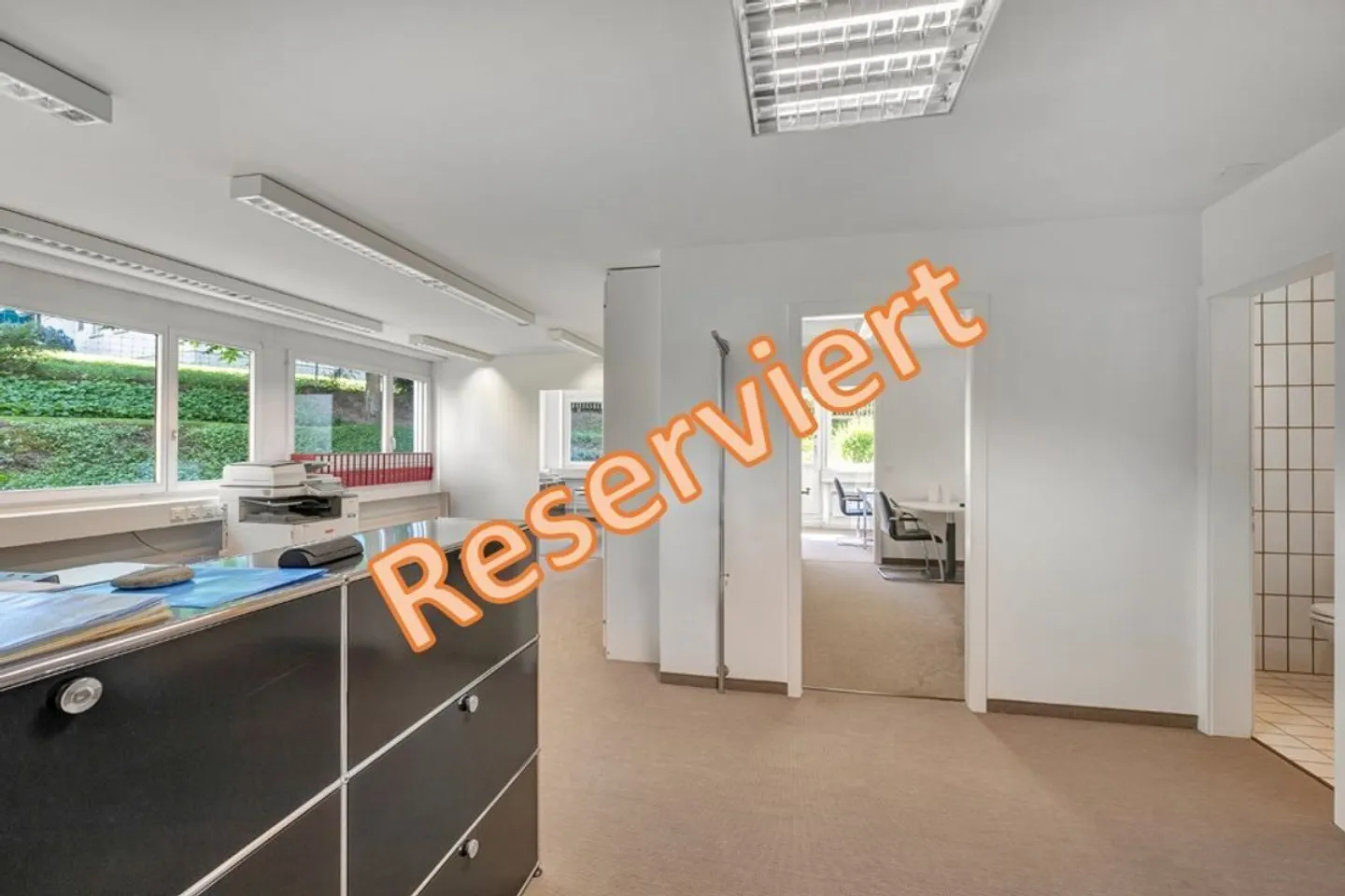 Spazio ufficio riservato con possibilità di conversione in appartamento - posizione verde a Zurigo-Witikon - Foto 1 di 11