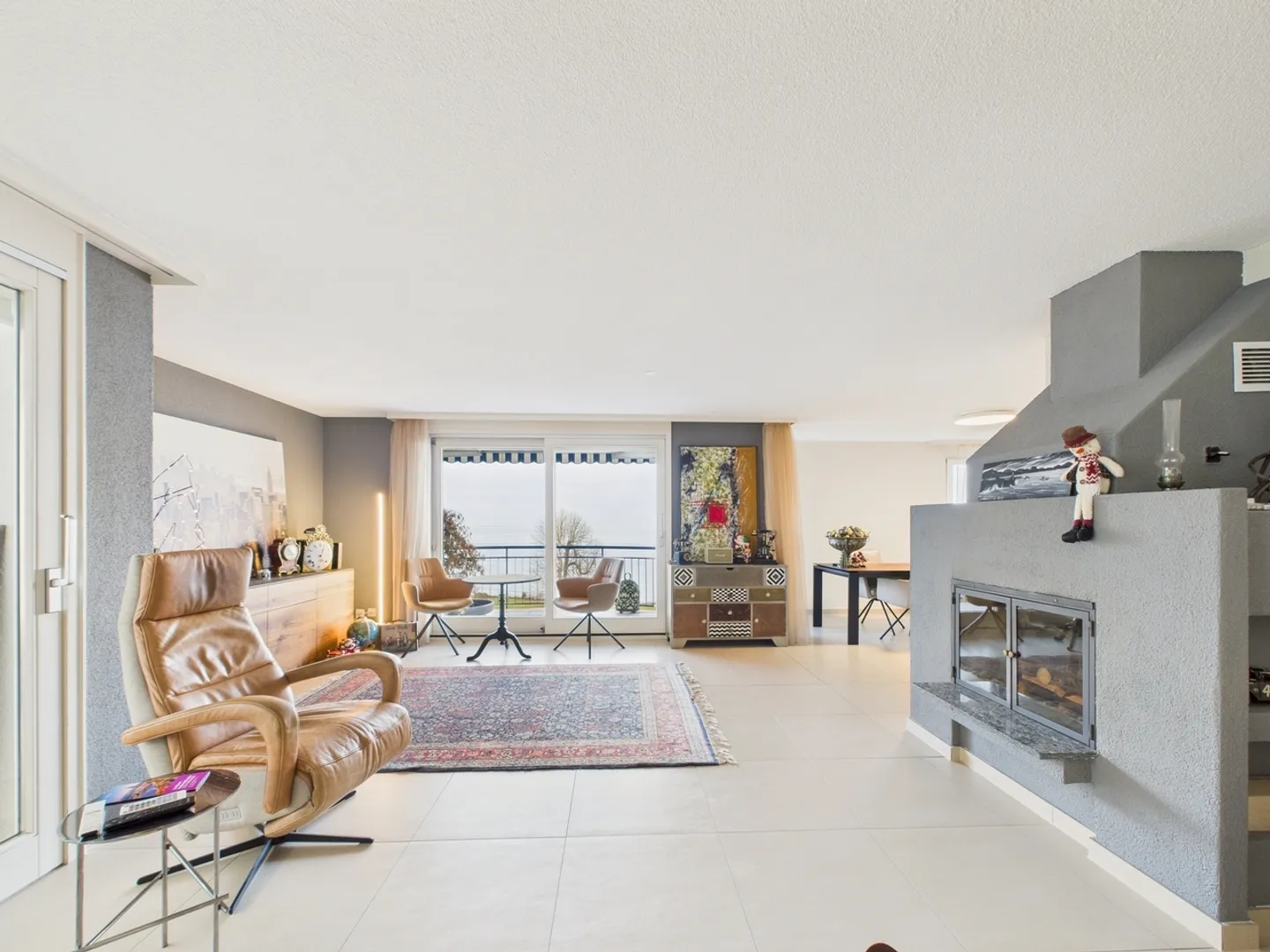 Charmante und grosszügige 4.5 Zimmer Wohnung mit herrlicher Seesicht - Foto 2 von 12