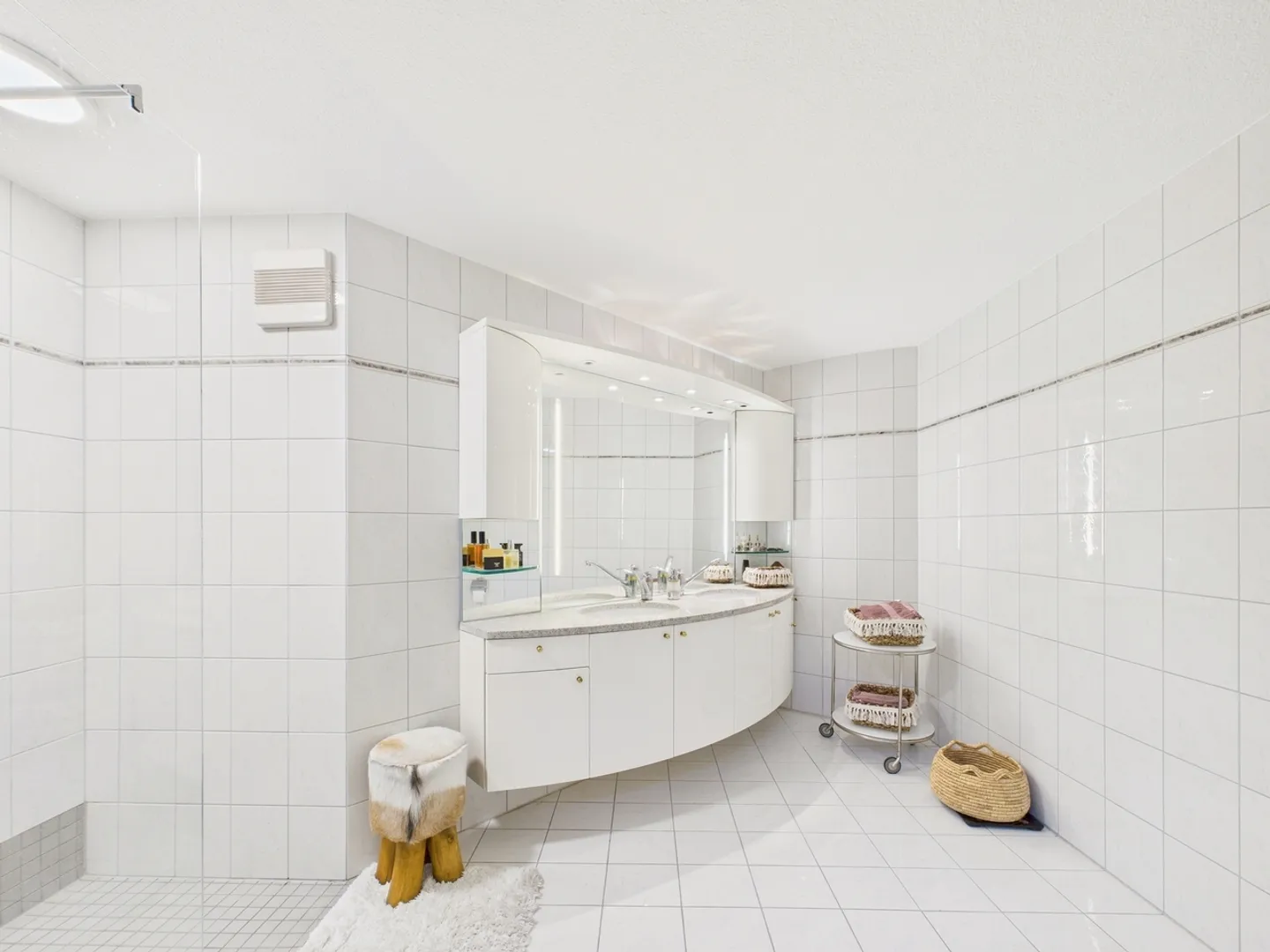 Charmante und grosszügige 4.5 Zimmer Wohnung mit herrlicher Seesicht - Foto 6 von 12