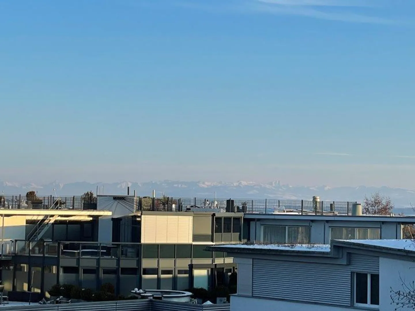 Bellissimo appartamento maisonette di 3,5 stanze con vista mozzafiato sulle montagne - Foto 2 di 14