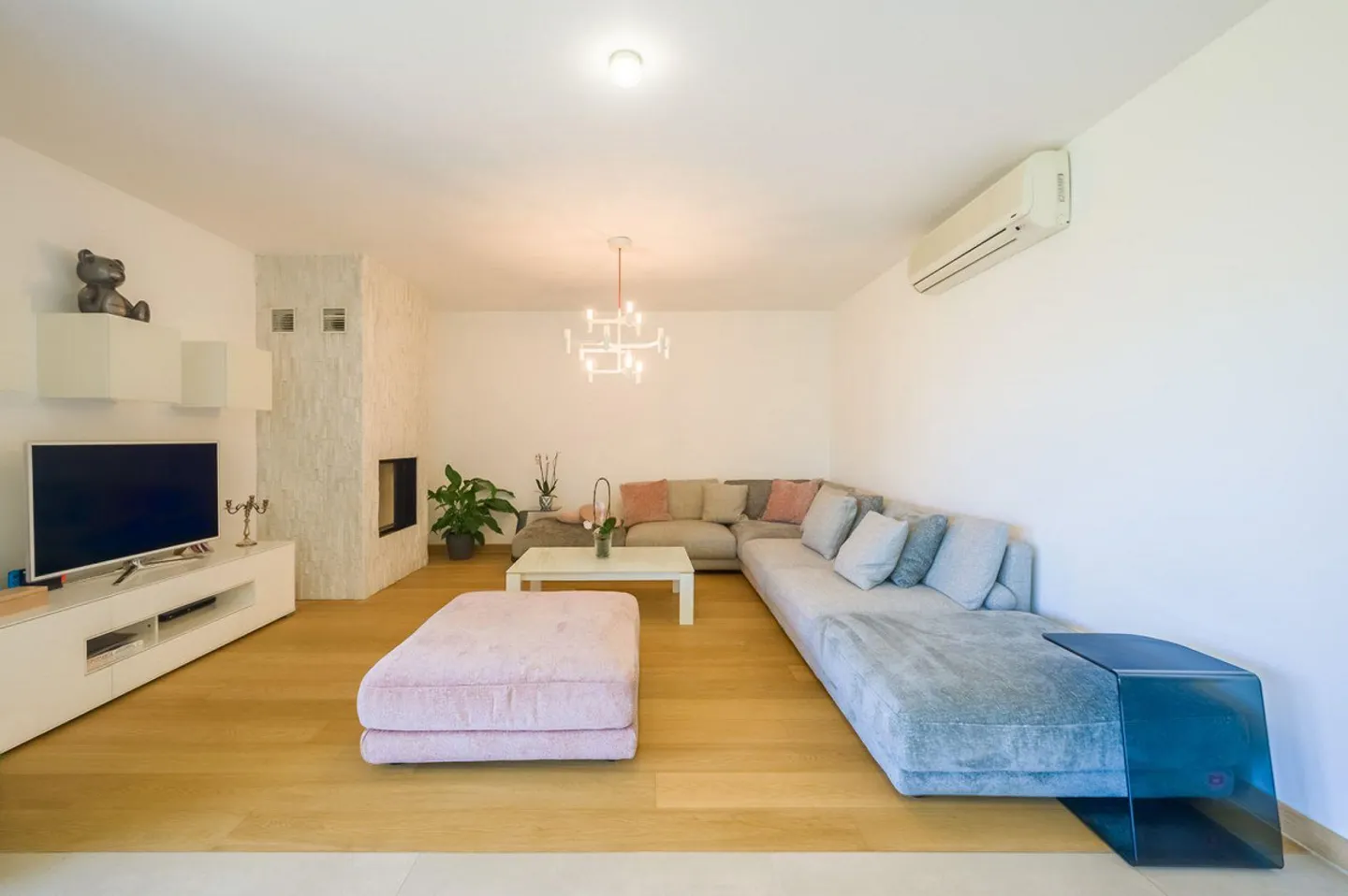 SPACIOUS 6.5-ROOM GARDEN FLAT NEAR TASIS SCHOOL - Photo 7 of 10