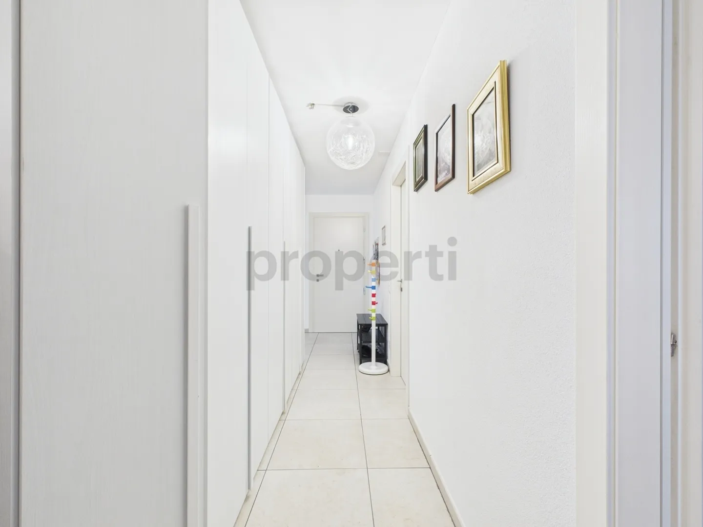 Appartement avec 4,5 pièces dans un emplacement calme et bien desservi à Cadenazzo - Photo 7 sur 11