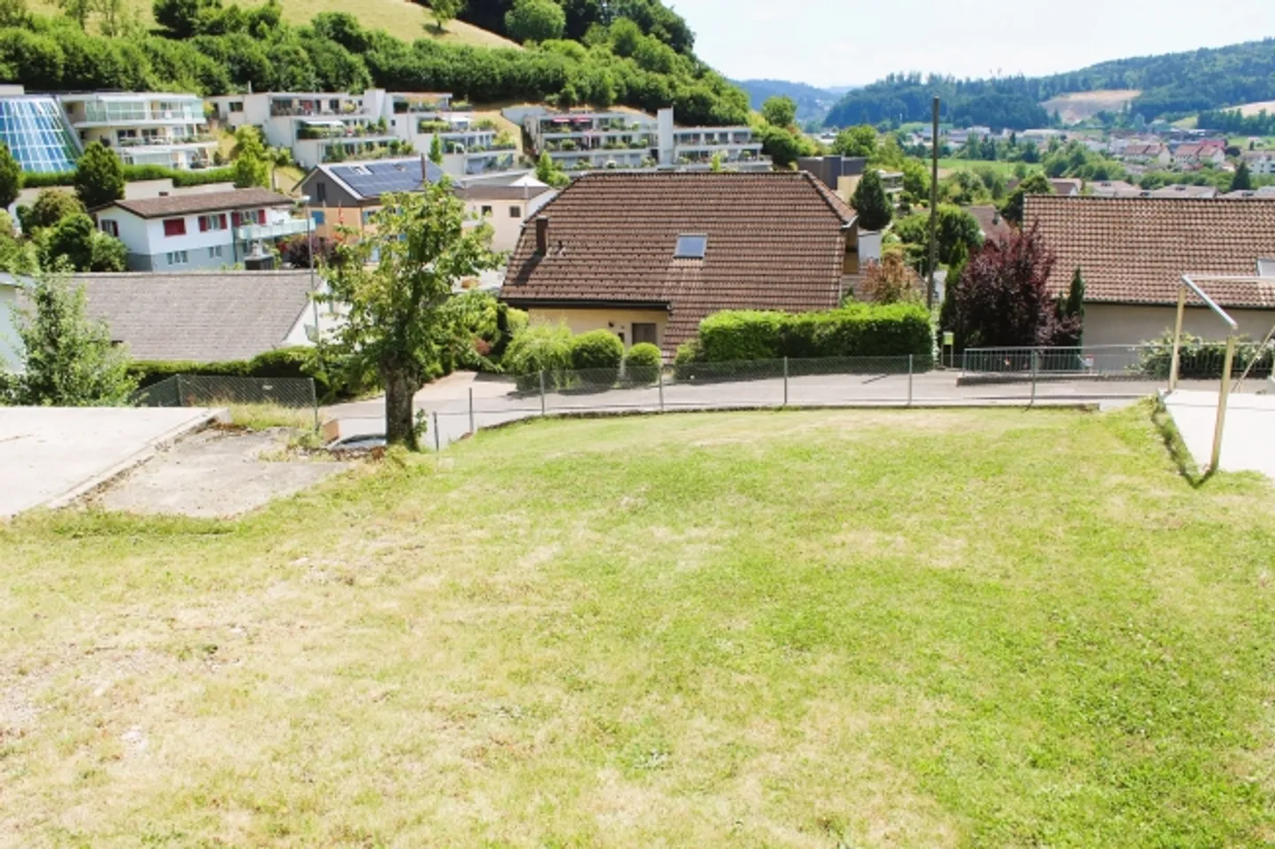 Terreno edificabile soleggiato a Gränichen, con vista libera e potenziale versatile - Foto 7 di 11