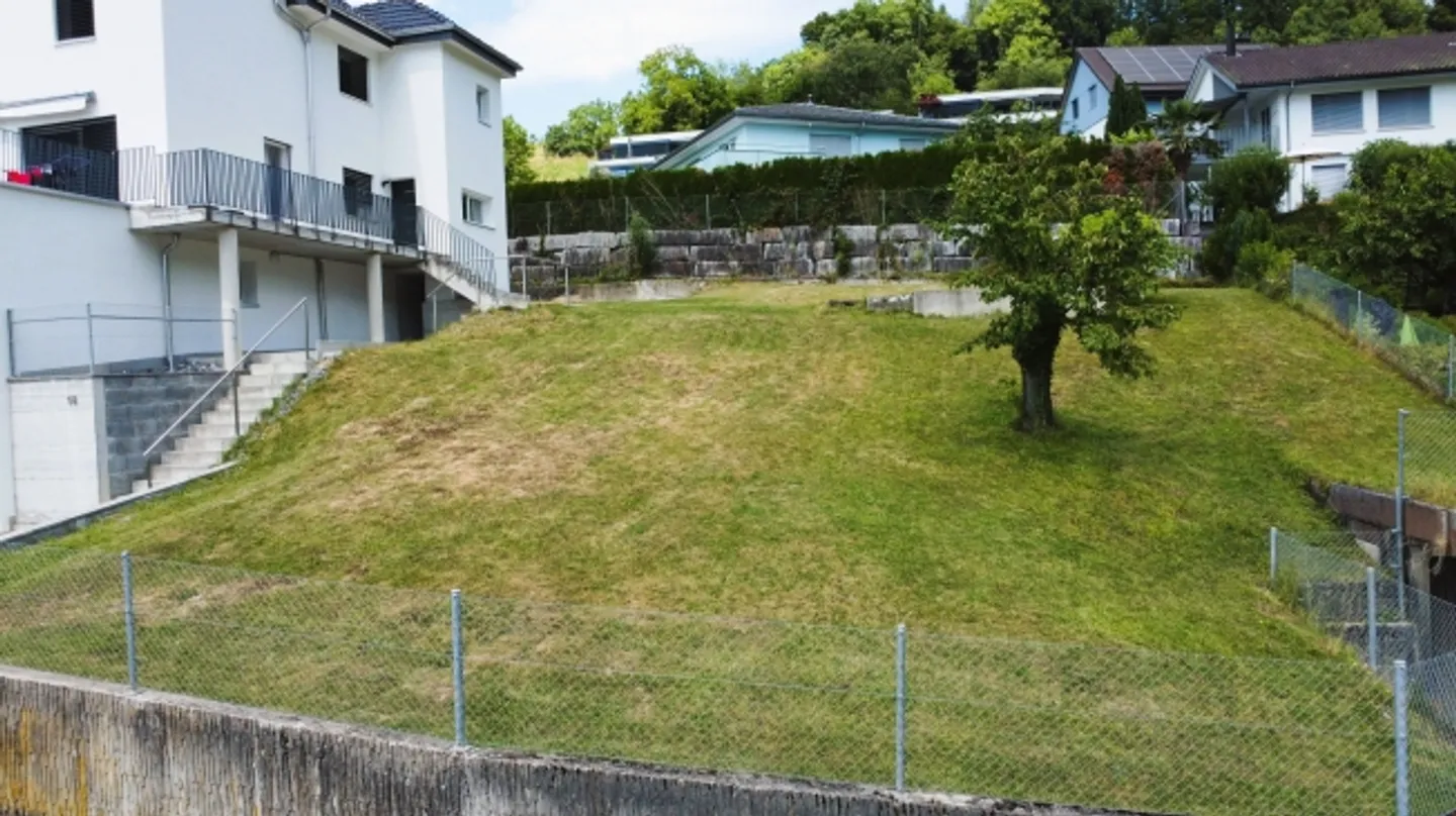Terreno edificabile soleggiato a Gränichen, con vista libera e potenziale versatile - Foto 4 di 11