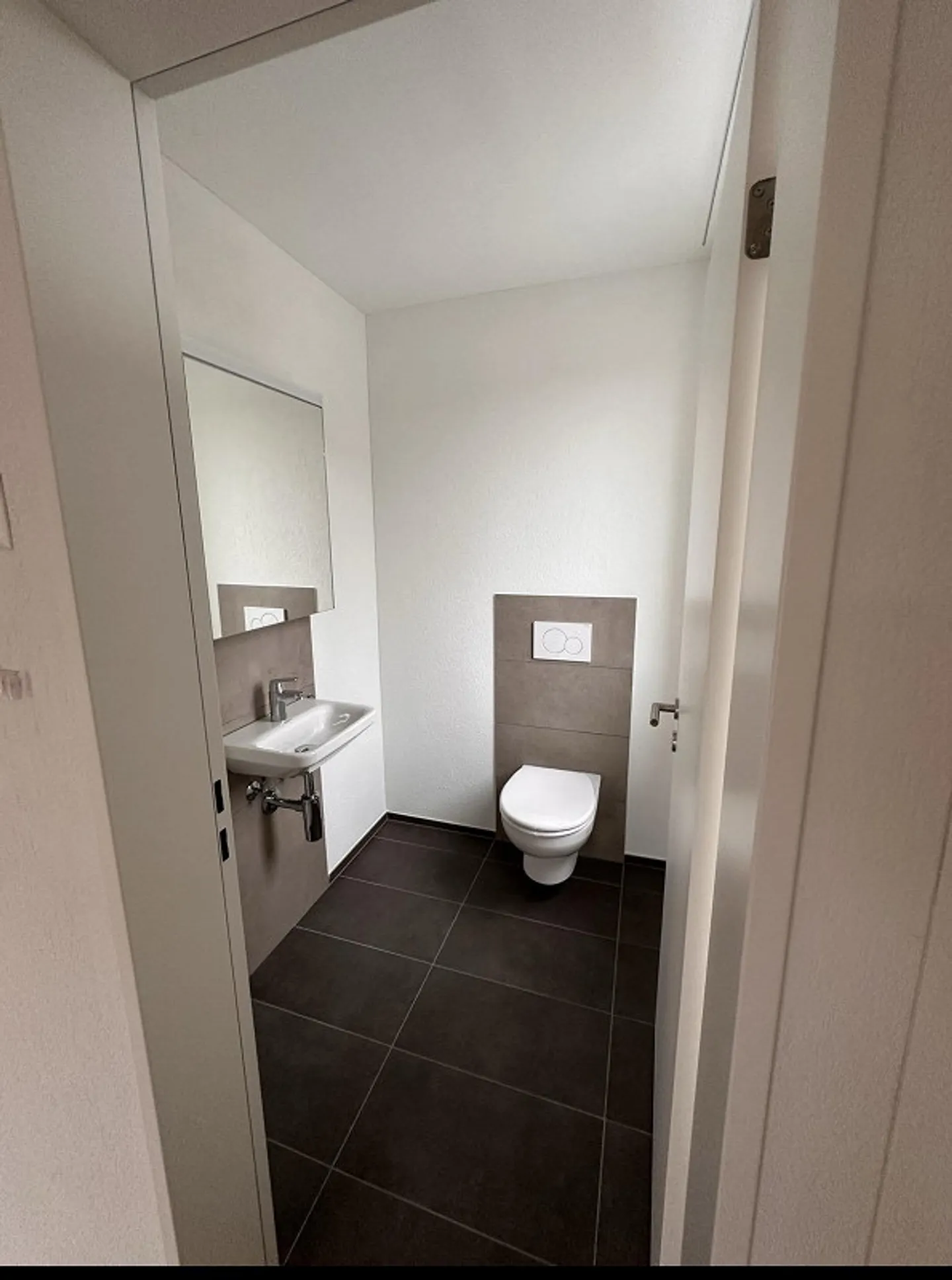 Charmante appartement de 4,5 pièces avec terrasse et jardin à Dürrenäsch - Photo 7 sur 9