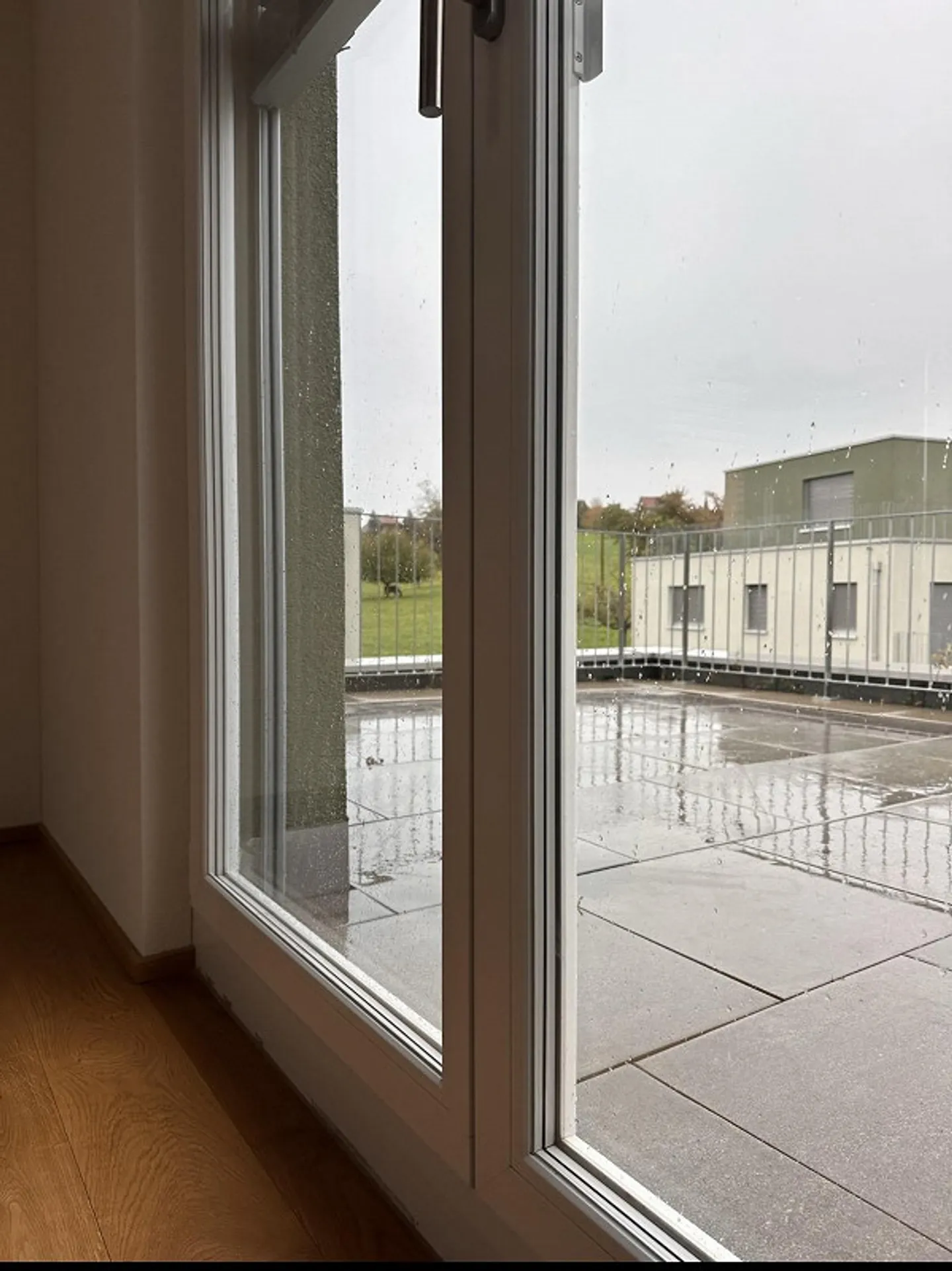 Charmante appartement de 4,5 pièces avec terrasse et jardin à Dürrenäsch - Photo 8 sur 9