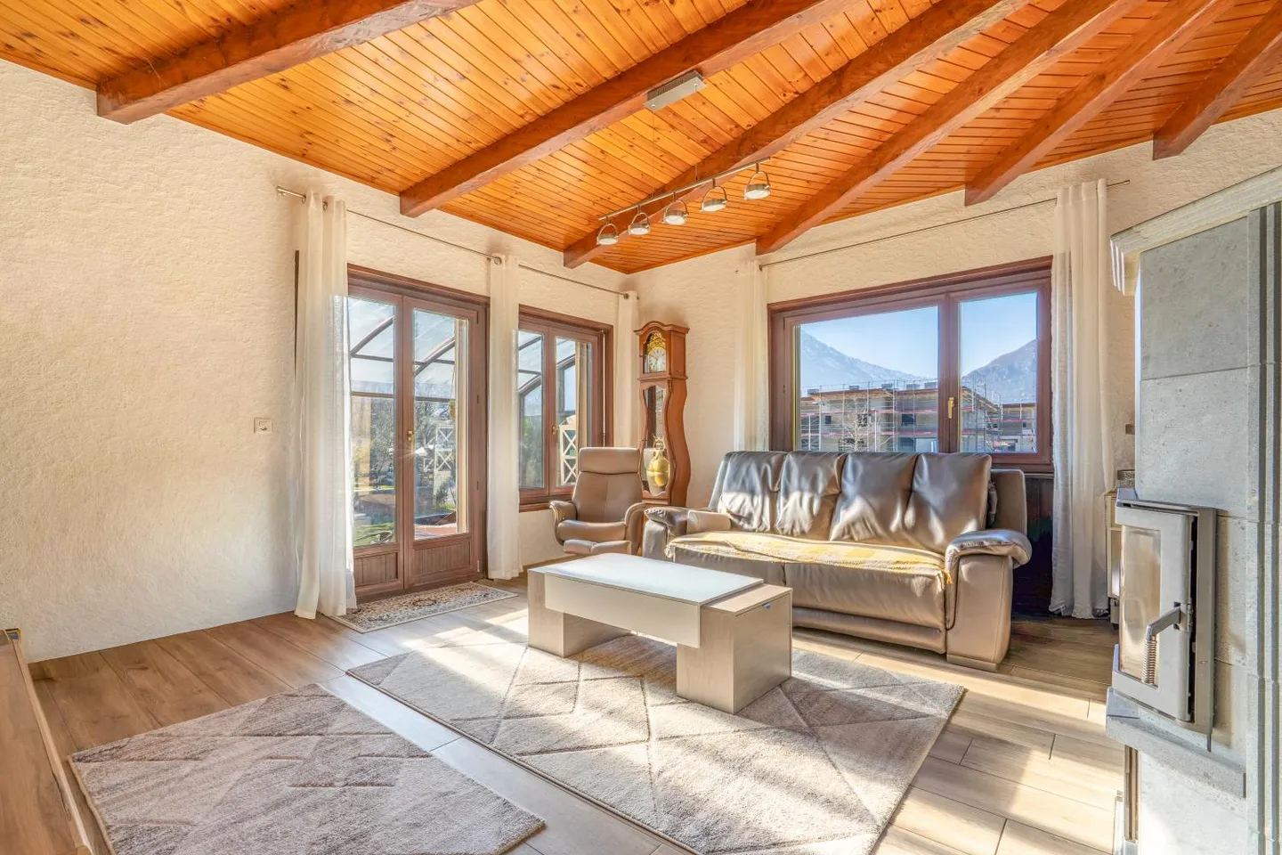 Villa 7,5 Zimmer - Foto 2 von 8