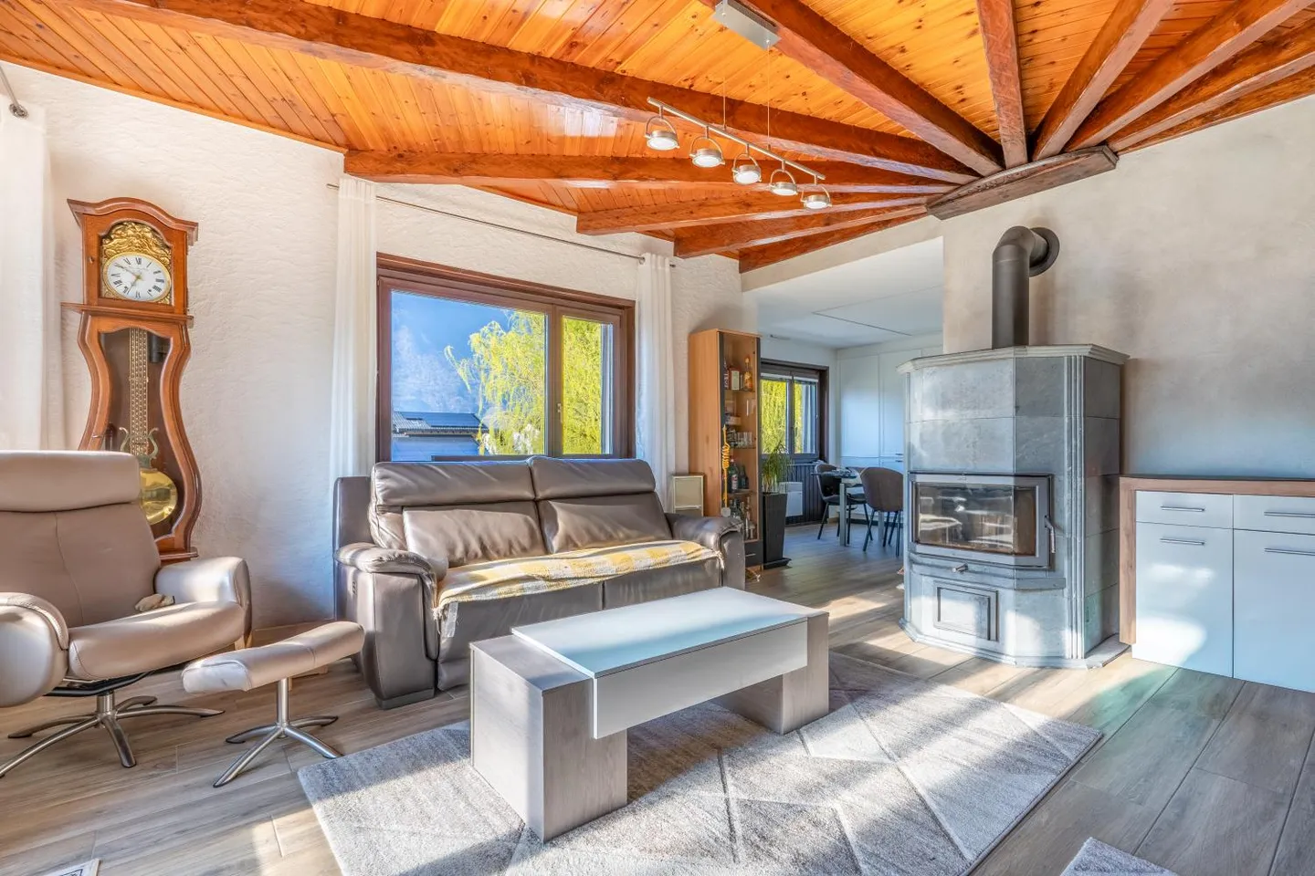 Villa 7,5 Zimmer - Foto 3 von 8