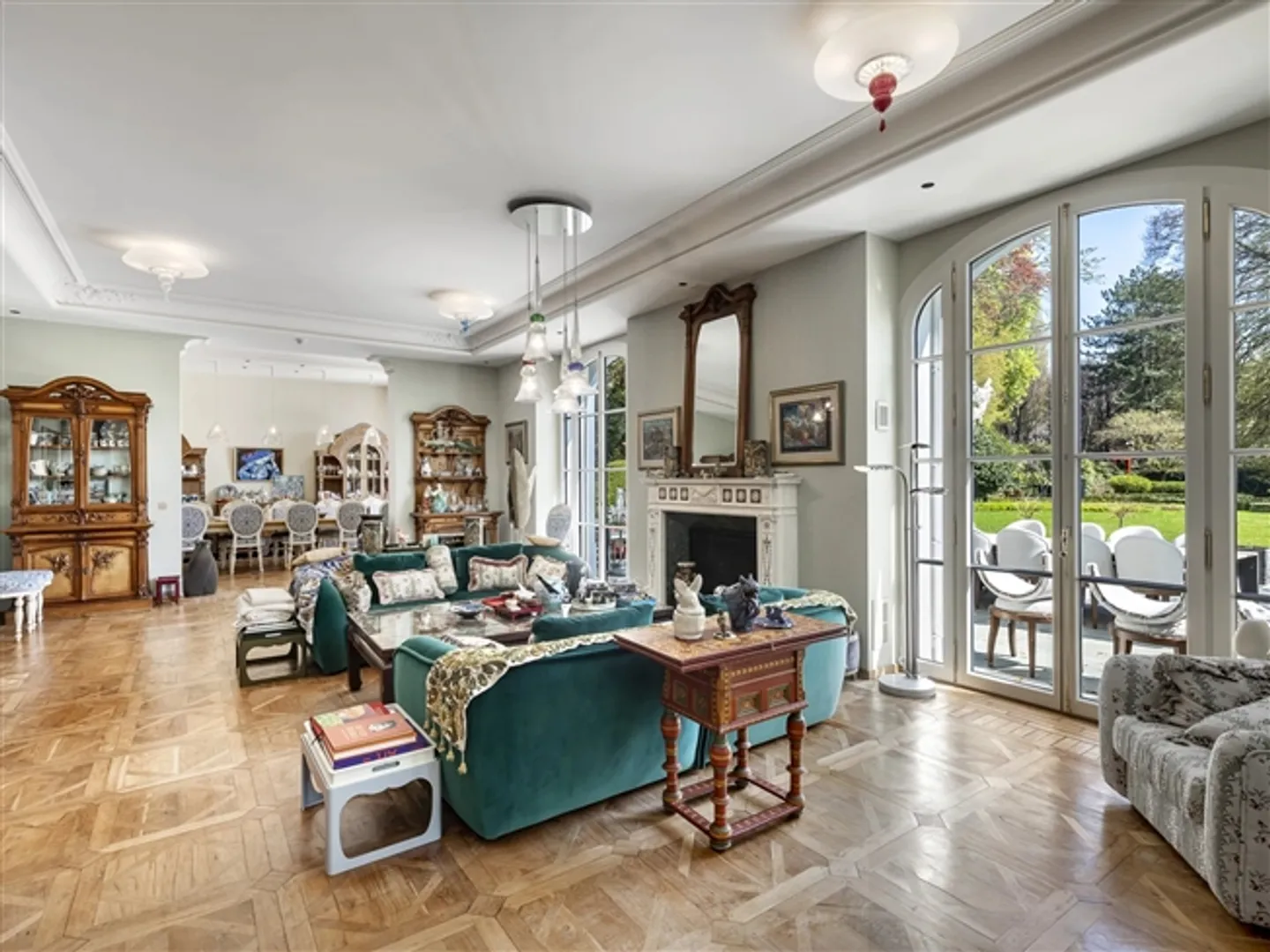 Magnificent, completely renovated mansion - Photo 5 of 20