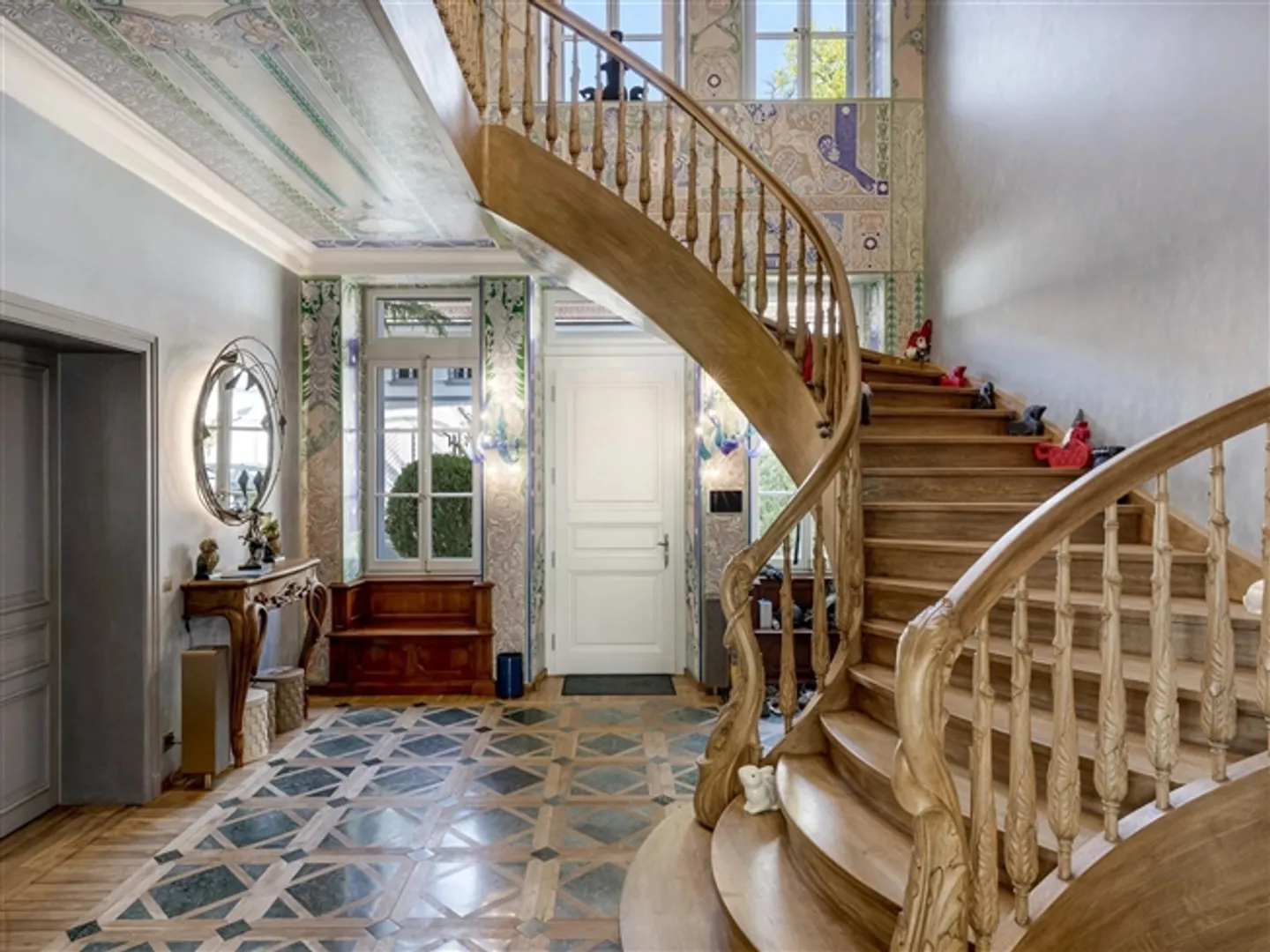 Magnificent, completely renovated mansion - Photo 6 of 20