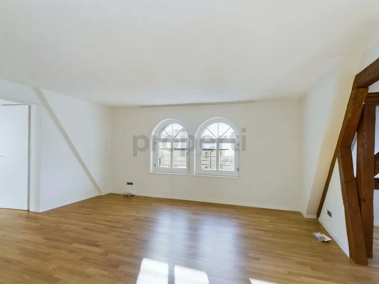 Appartamento moderno di 3,5 locali in posizione centrale a Sisikon - Foto 1 di 7