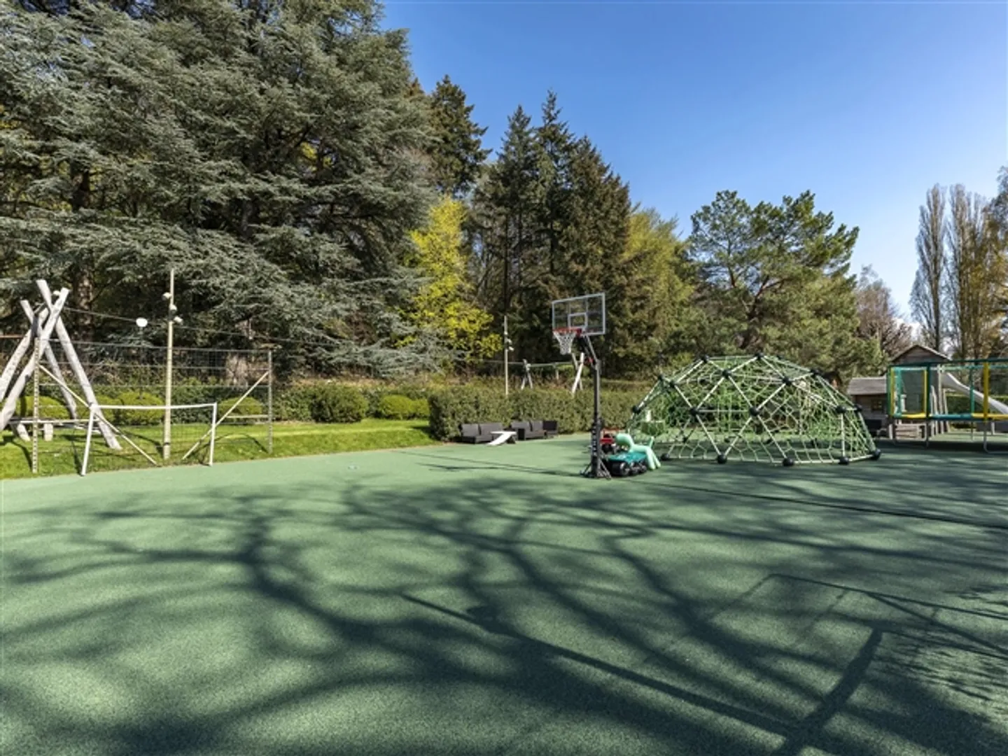 Magnificent, completely renovated mansion - Photo 19 of 20