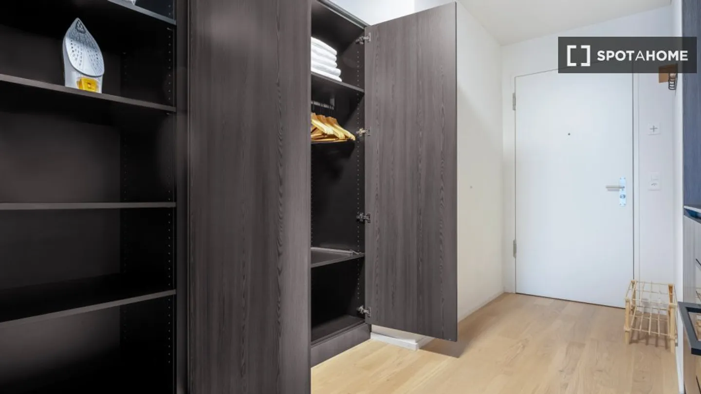 Discover, visit, and rent your new home online with complete confidence. - Photo 6 of 8