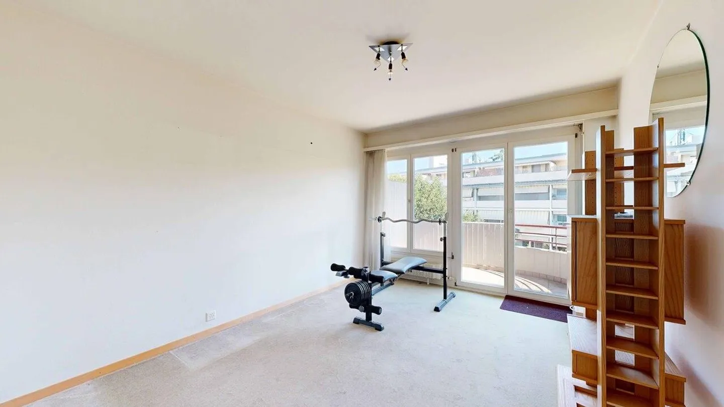 Appartement spacieux de 3,5 pièces avec deux balcons - Photo 4 sur 10