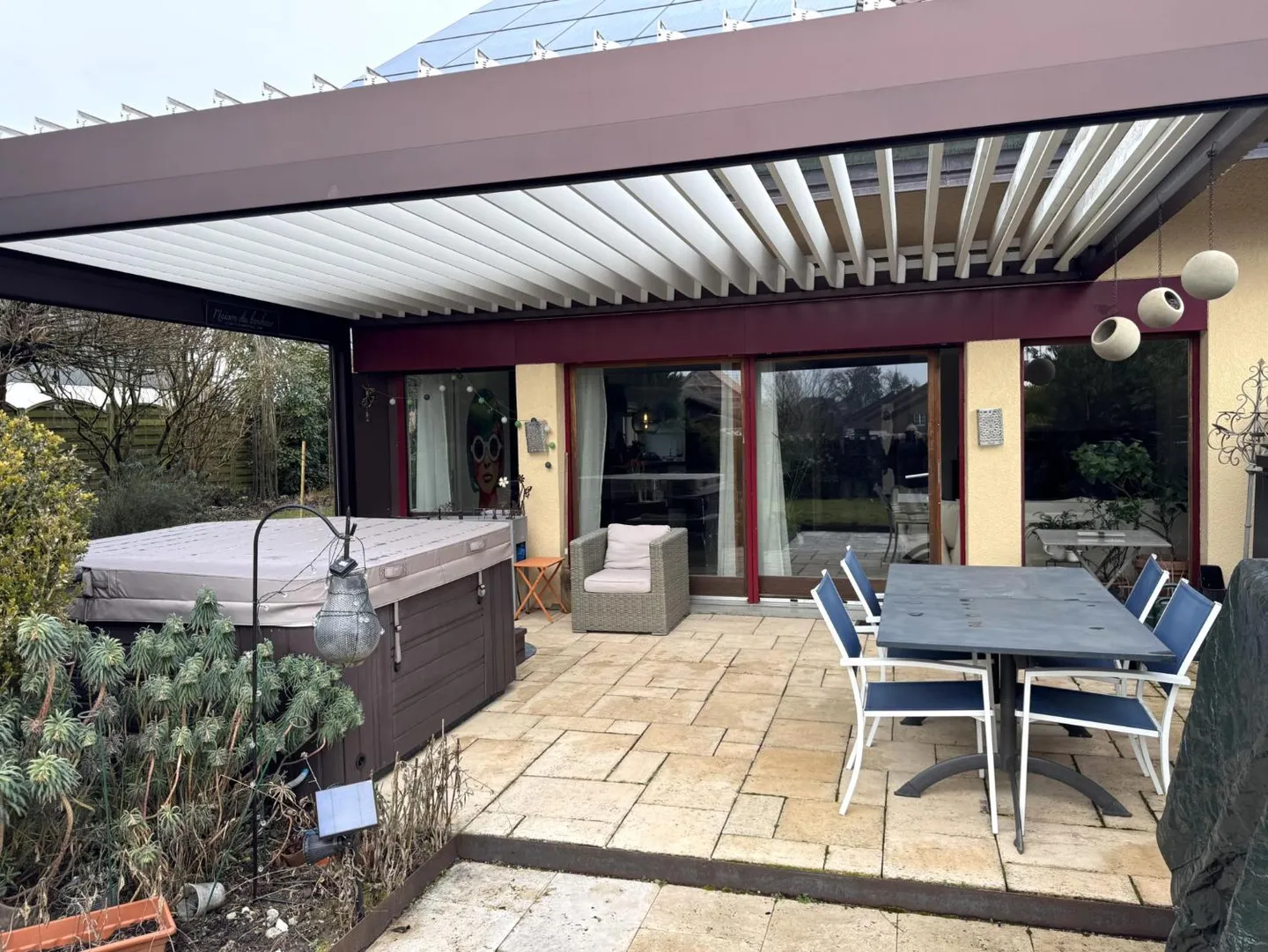 Casa bifamiliare con giardino splendidamente progettato e fiorito - Foto 10 di 12