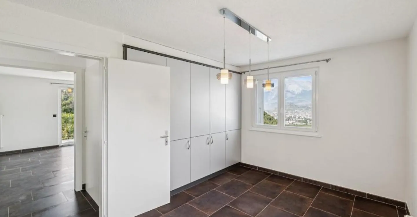 Detached house with panoramic view and privileged setting - Photo 4 of 11