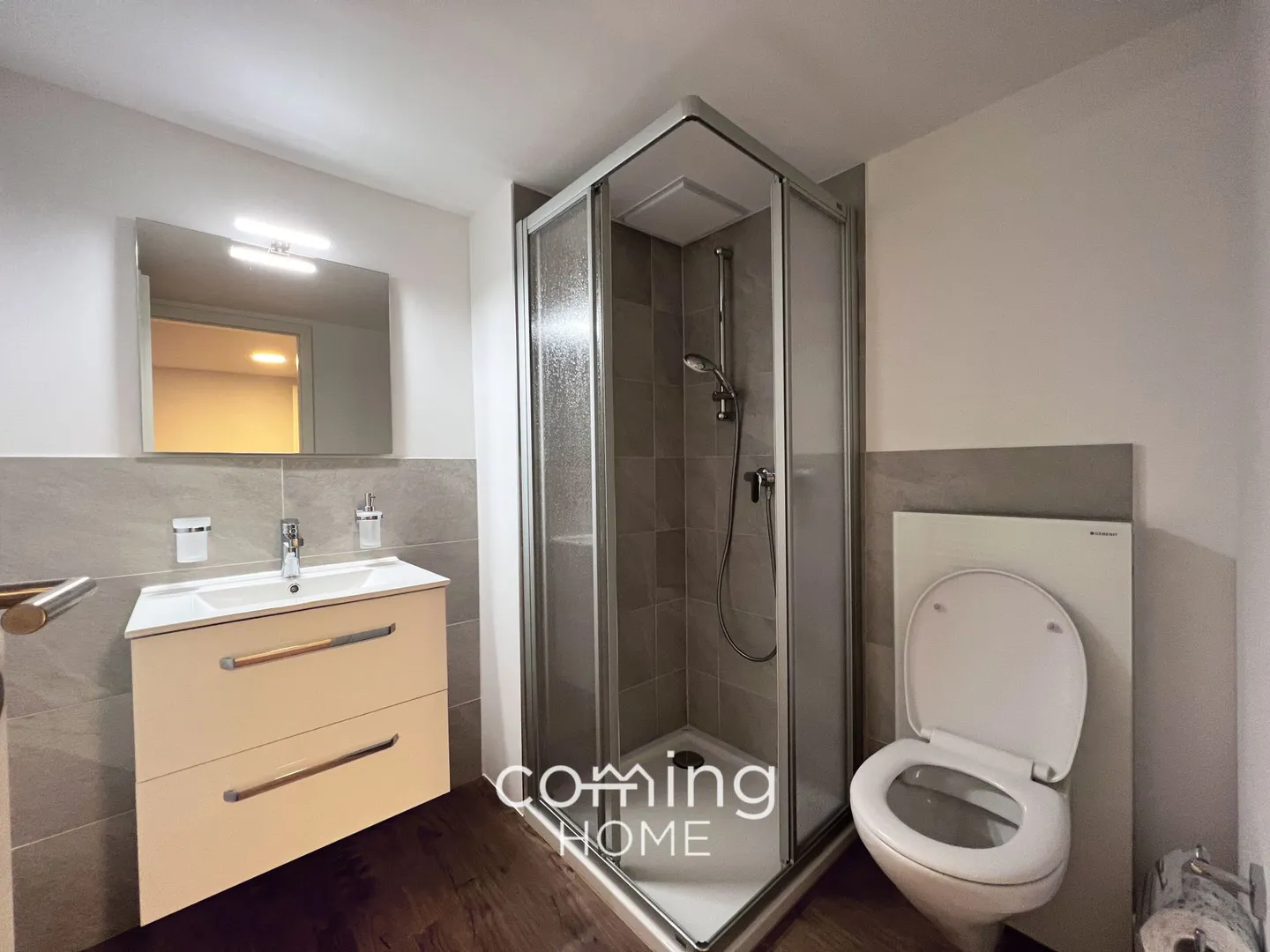 Studio moderno a Saas-Fee - completamente ristrutturato, centrale e con potenziale di affitto - Foto 4 di 12
